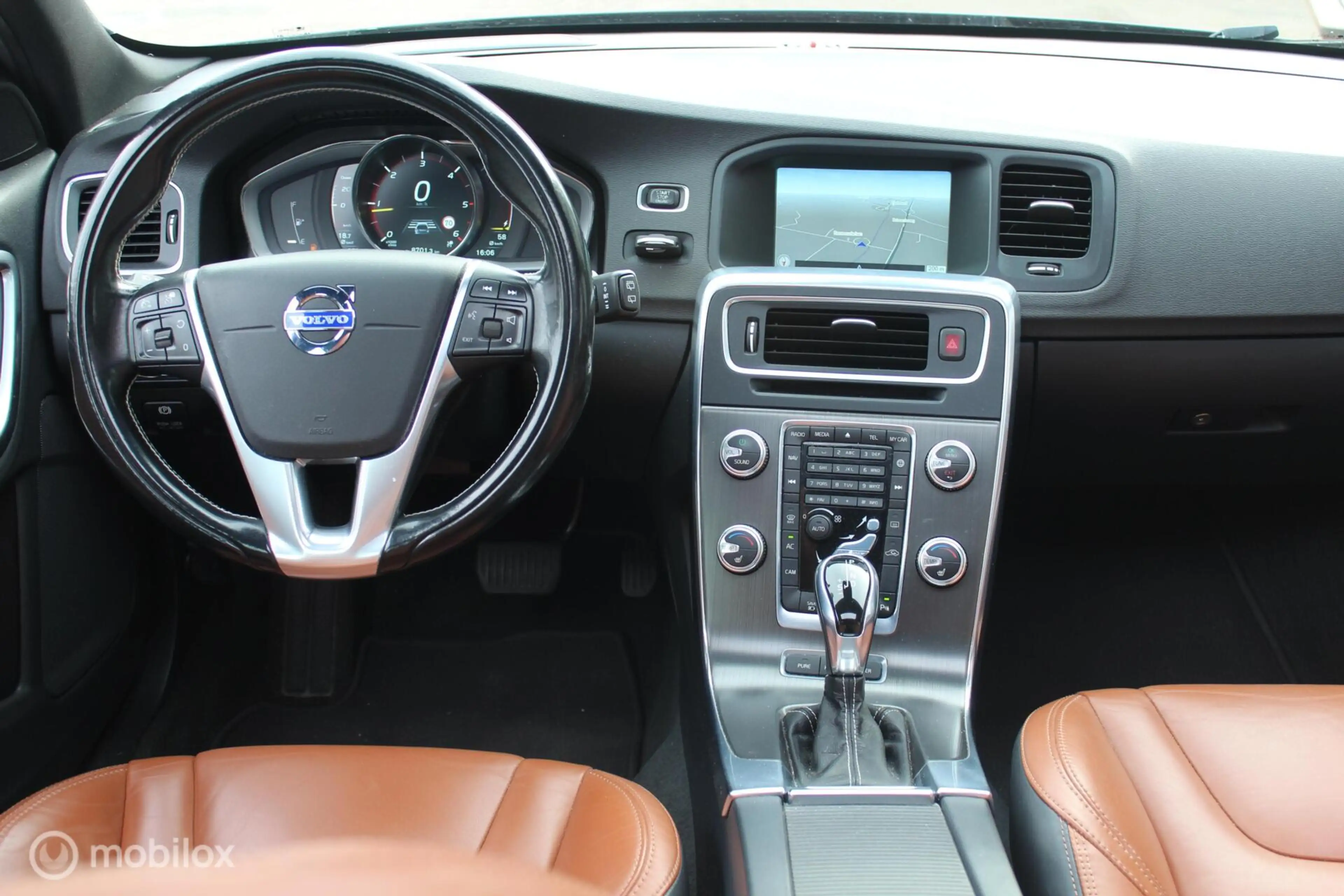 Volvo V60 2.4 D5 Summum Leder/Opendak/Adaptive-Cruise/Memory — photo 13