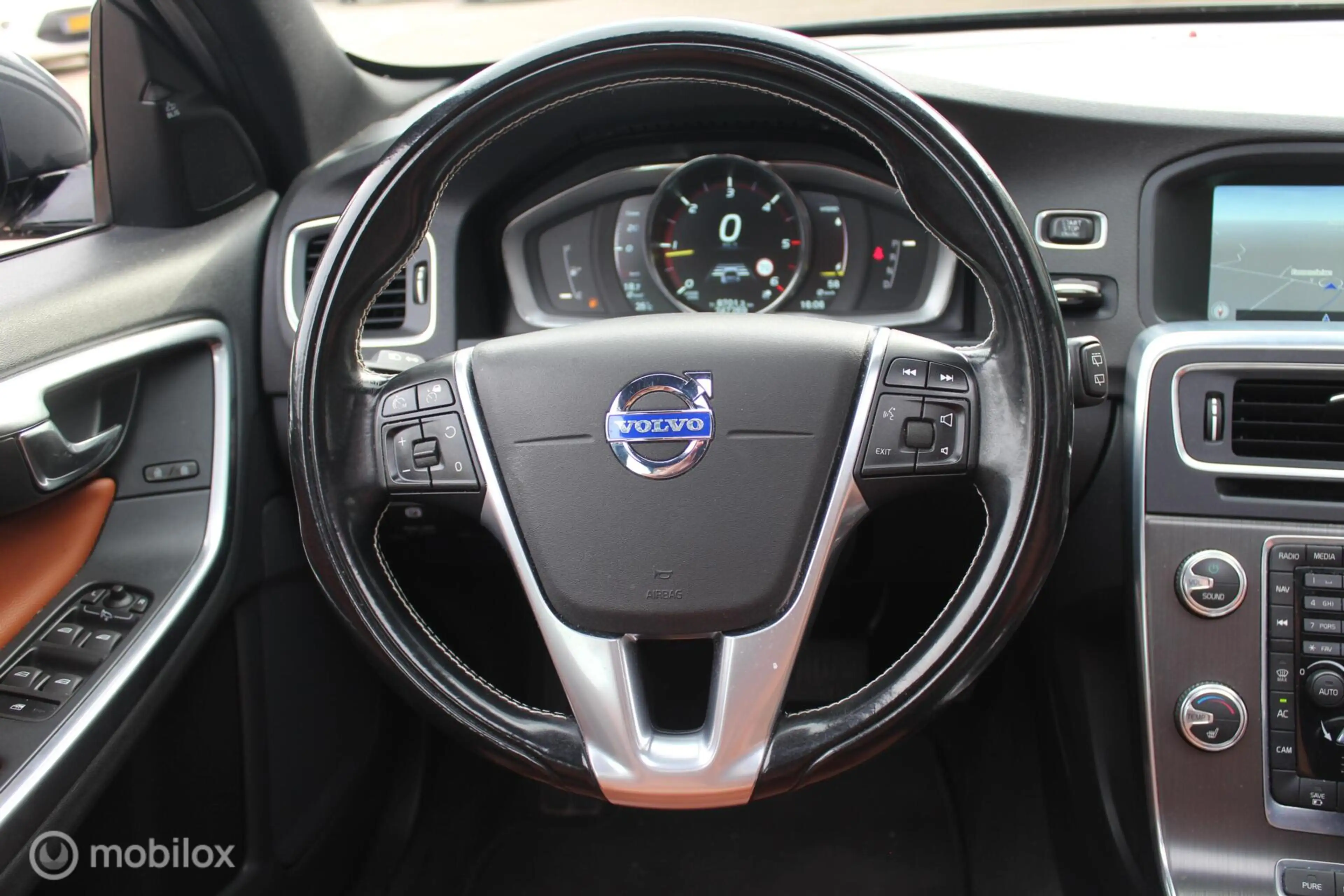 Volvo V60 2.4 D5 Summum Leder/Opendak/Adaptive-Cruise/Memory — photo 18