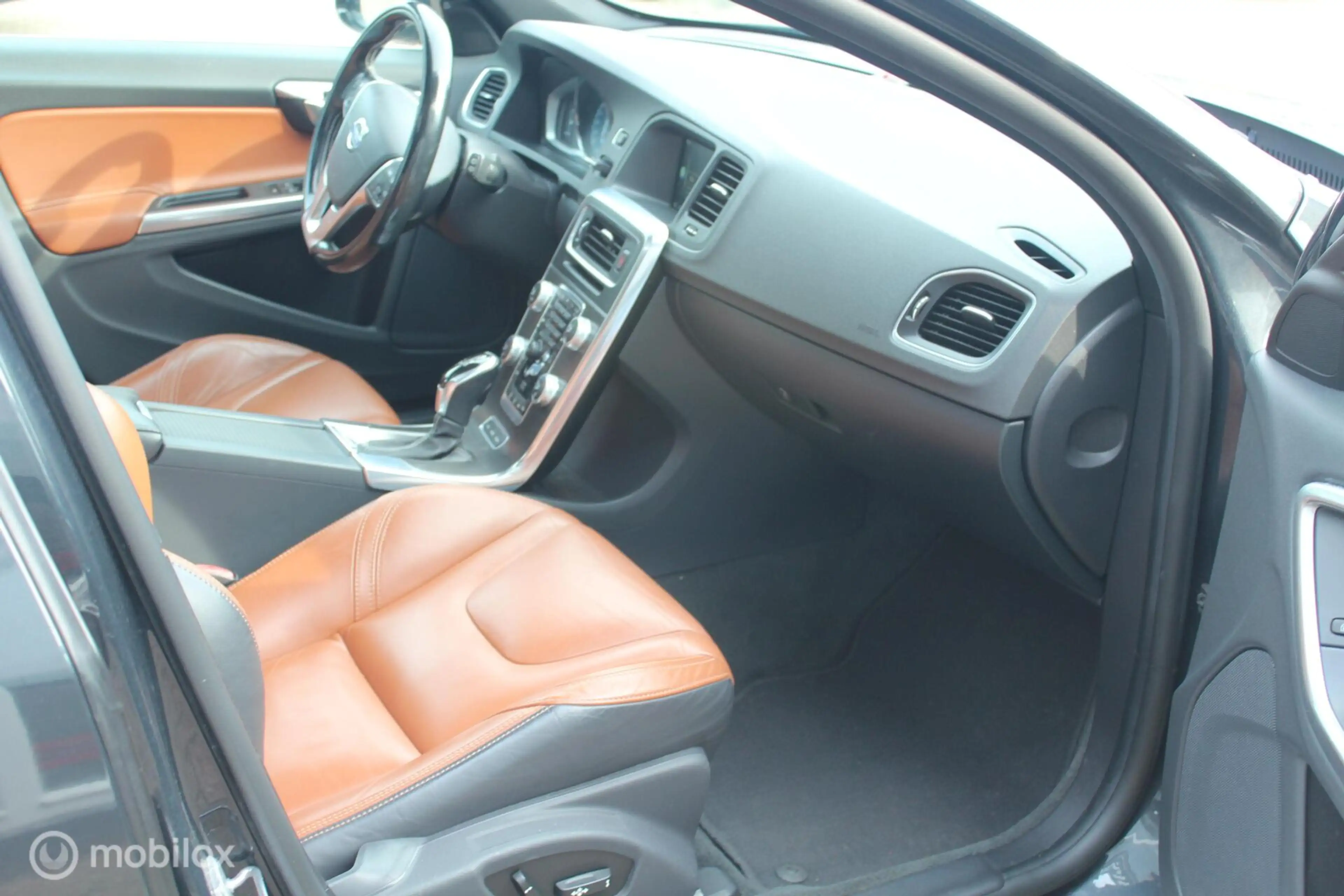 Volvo V60 2.4 D5 Summum Leder/Opendak/Adaptive-Cruise/Memory — photo 14