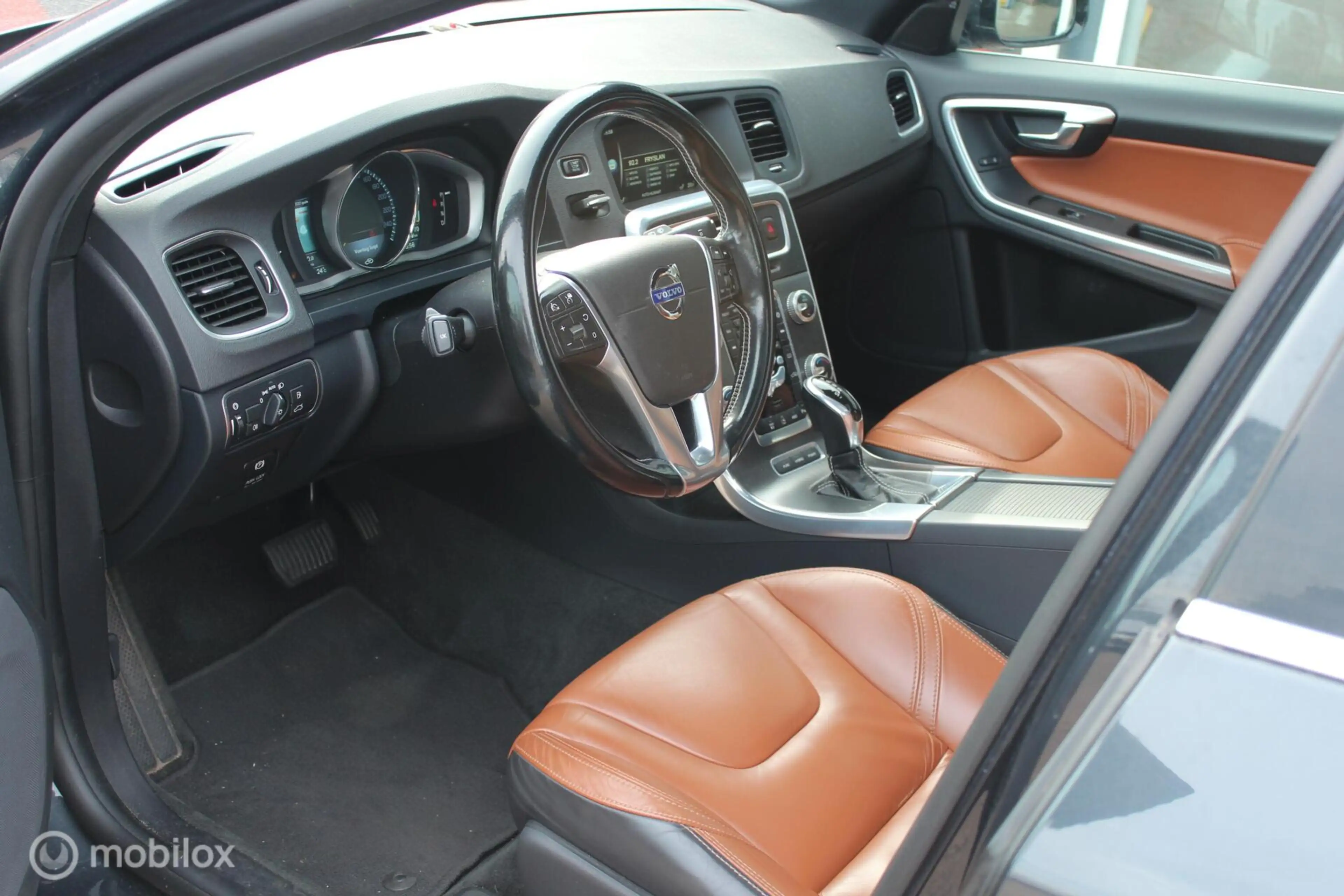 Volvo V60 2.4 D5 Summum Leder/Opendak/Adaptive-Cruise/Memory — photo 10