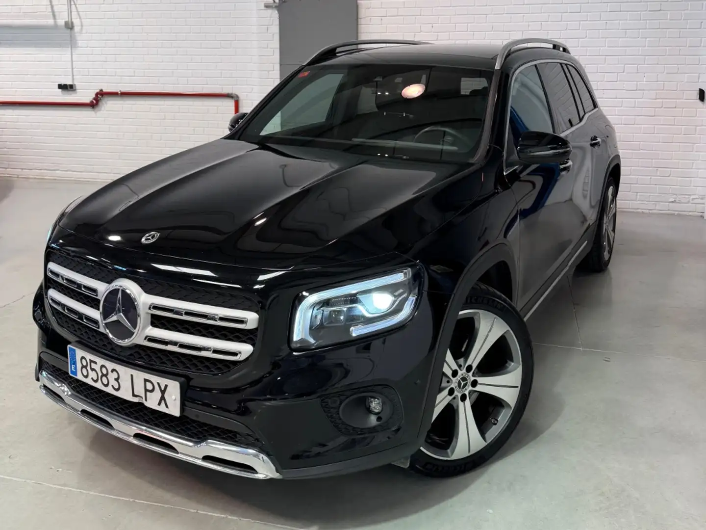 Mercedes-Benz GLB 220 220d 4Matic 8G-DCT Noir - 1