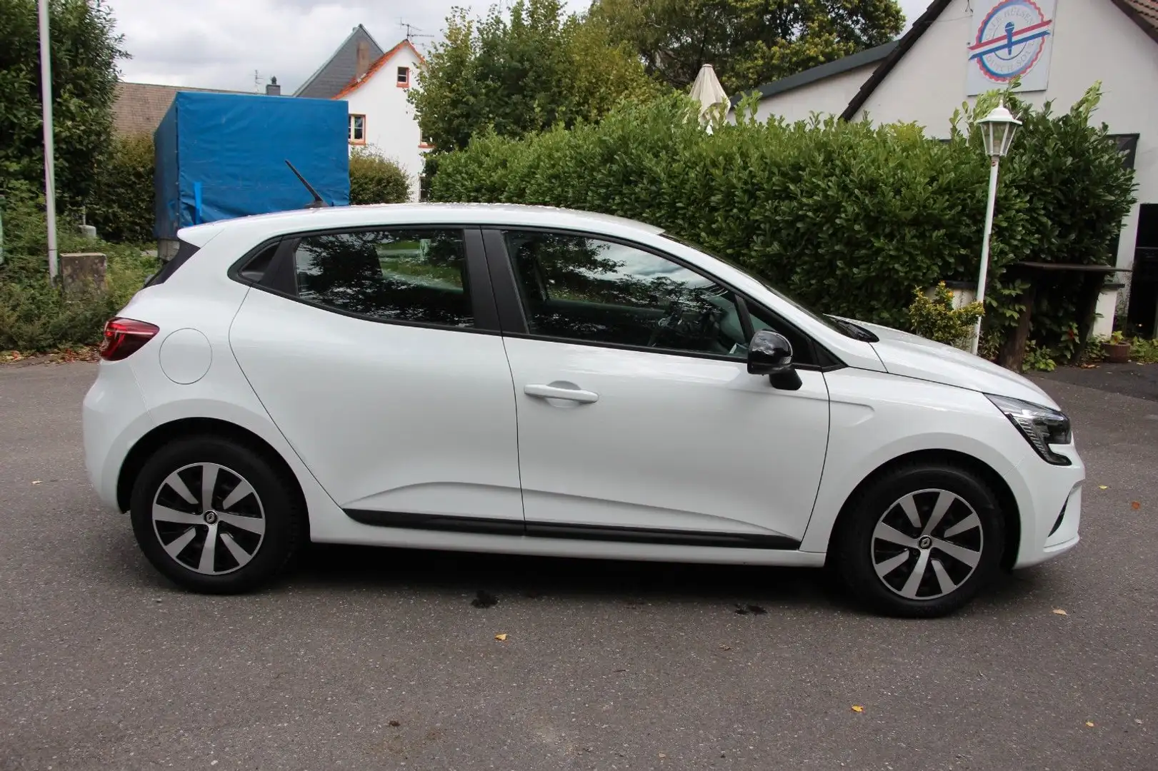 Renault Clio SCe 65 Equilibre /45675 Weiß - 2