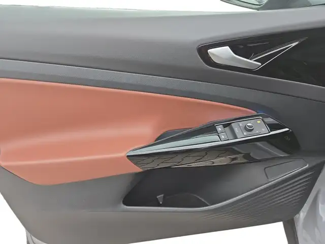 Volkswagen ID.4 view 11