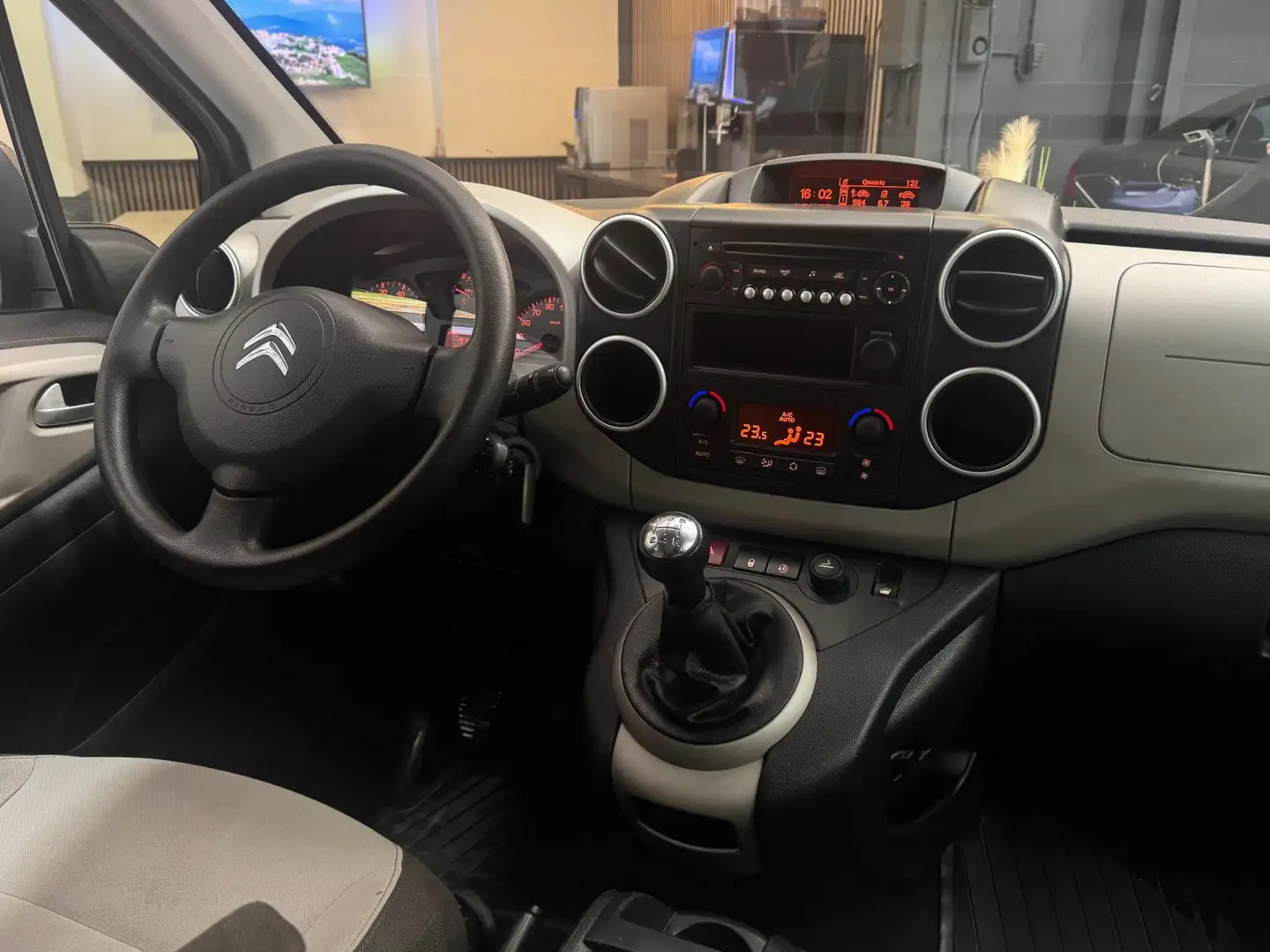 Citroen Berlingo 1.6 e-HDi Tendance 7P|Climate|Cruise|PDC|Trekhaak| Bruin - 2
