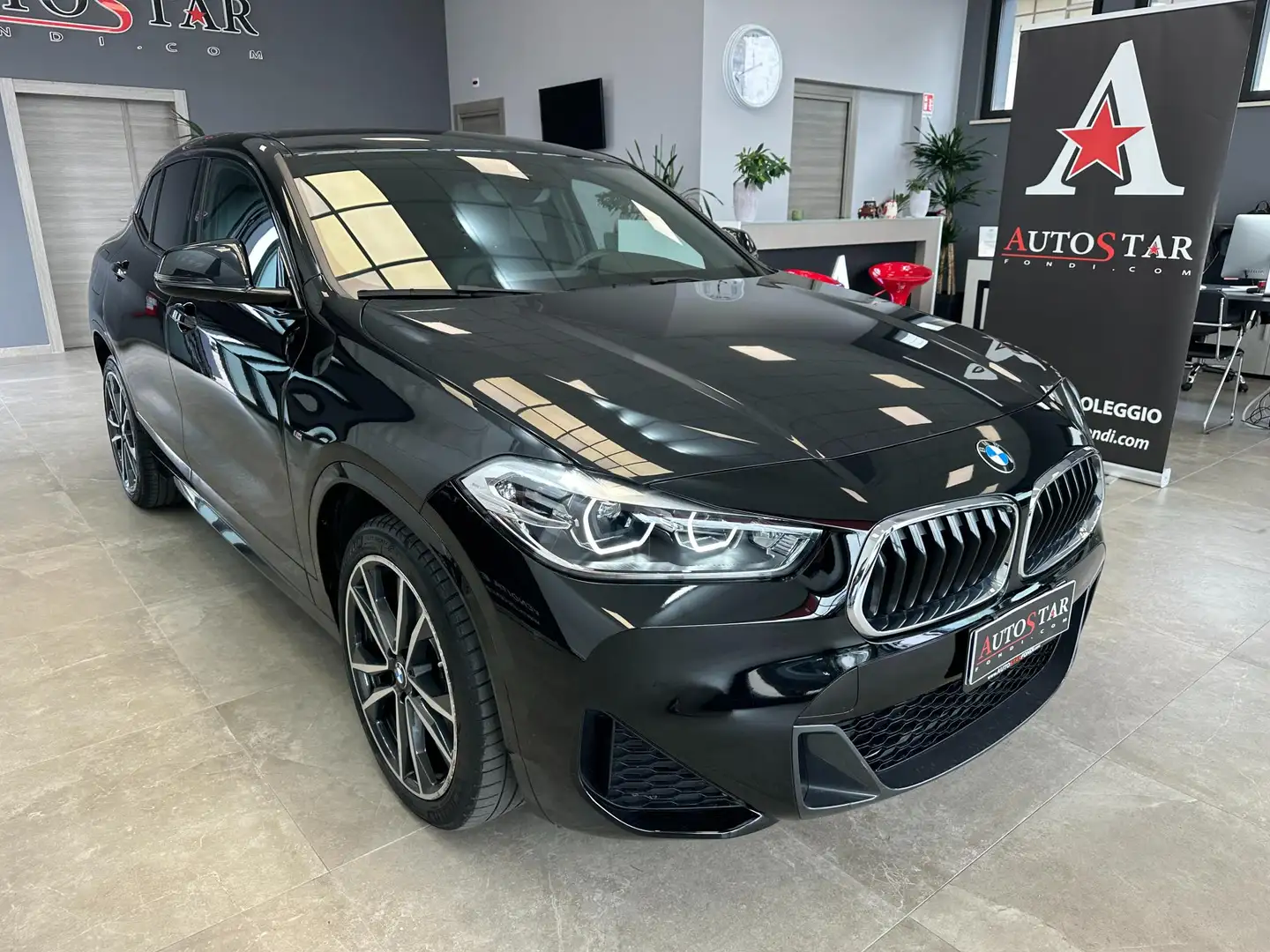 BMW X2 sdrive18d Msport Zwart - 1