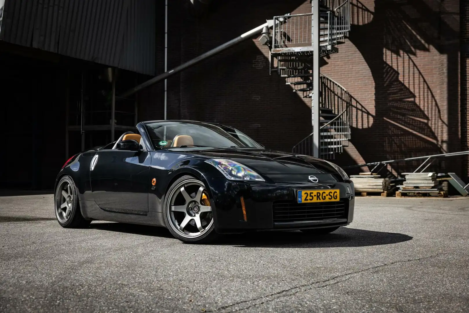 Nissan 350Z Roadster 3.5 V6 Leder - Xenon - JR Wheels - Carbon Noir - 1