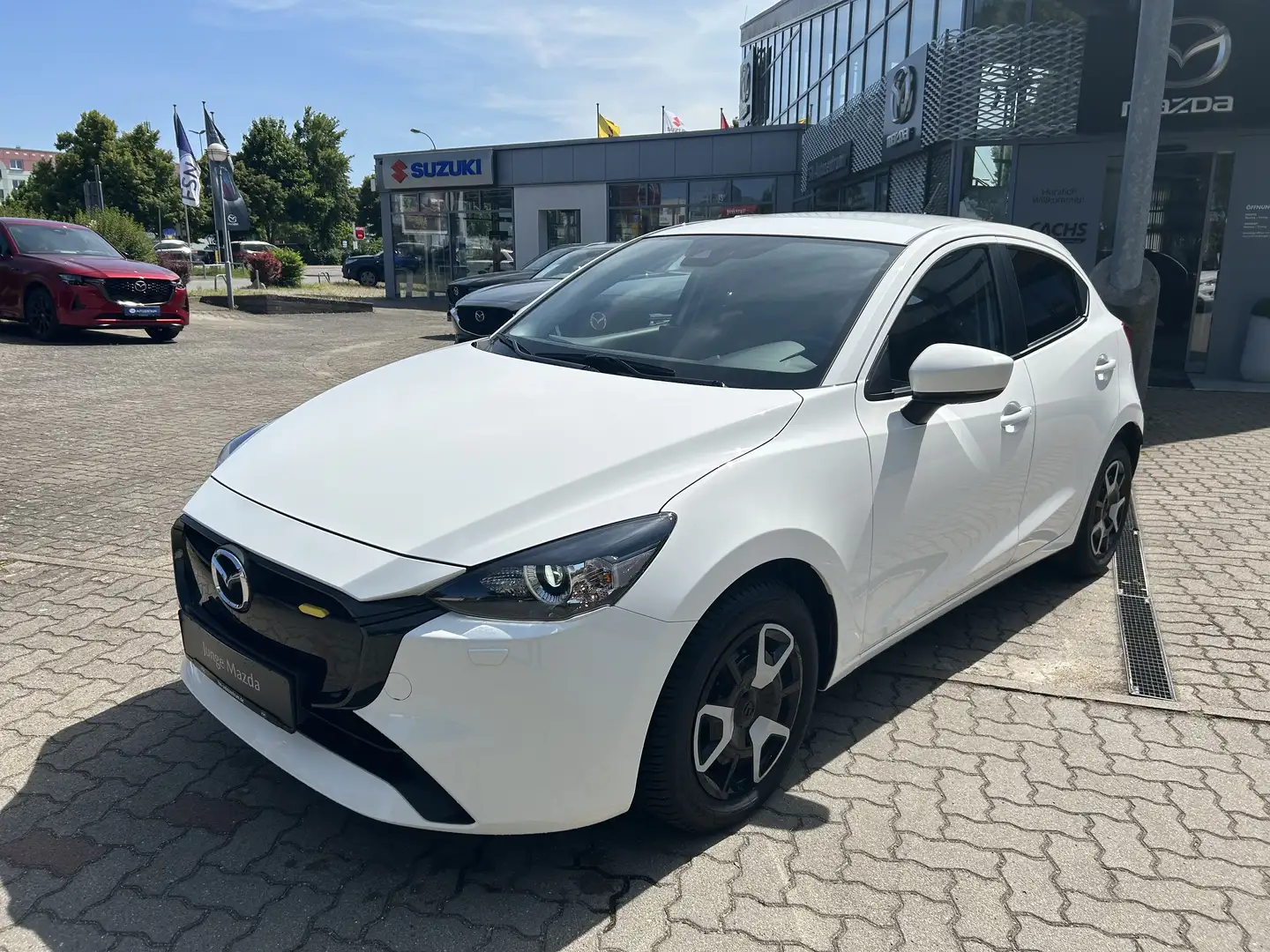 Mazda 2 1.5L Center Line Convenience-Paket Blanco - 1