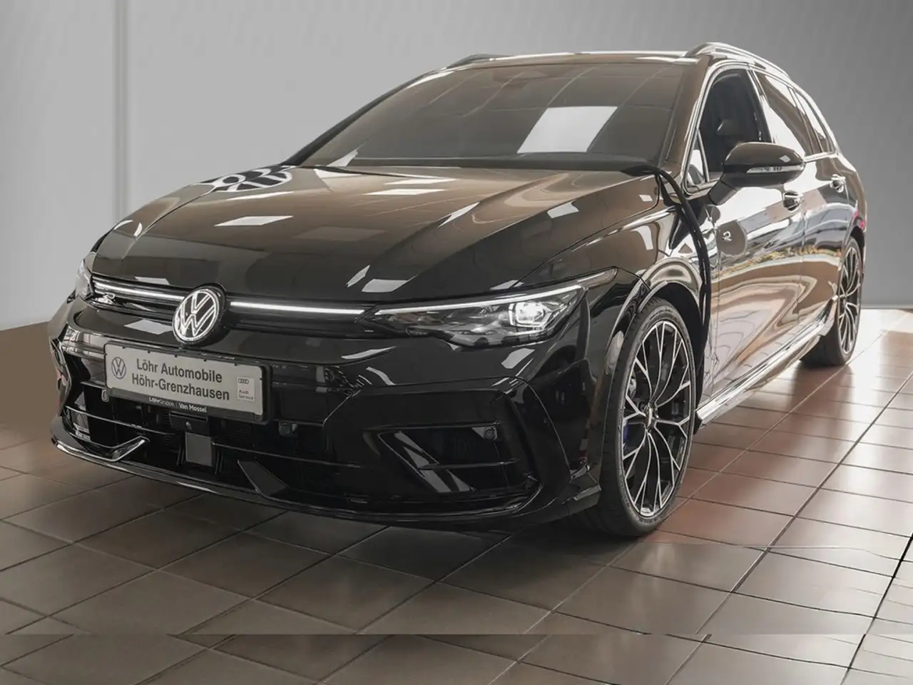 Volkswagen Golf VIII Variant R 2.0 TSI 245 kW 4Motion R 2
