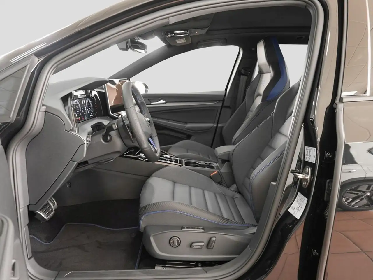 Volkswagen Golf VIII Variant R 2.0 TSI 245 kW 4Motion R 15