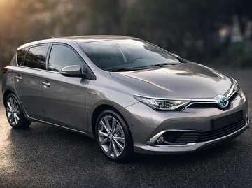 Auris II 2015 1.8h Lounge cvt