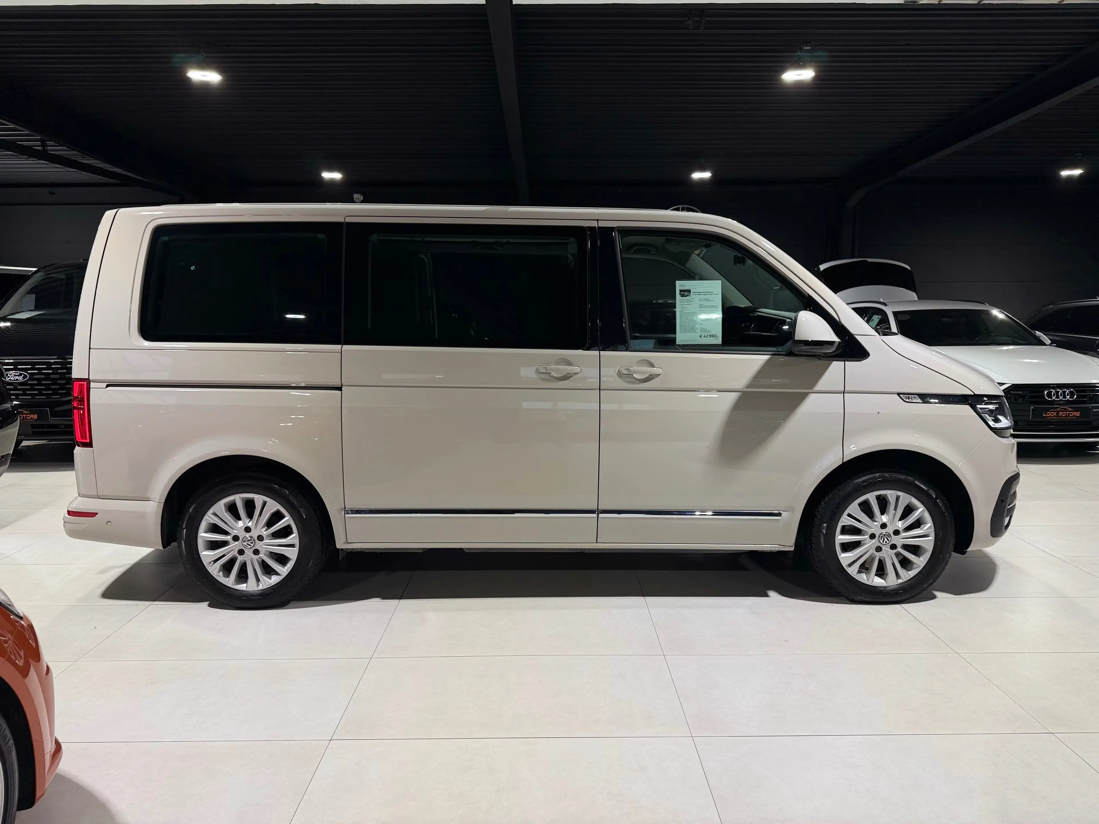 Volkswagen T6.1 Multivan 2.0 TDi 4Motion Highline DSG 7 PLACES DISTRONIC COCKPIT CAMERA LED 53 HERBIE FULL FULL OPTIONS — photo 8