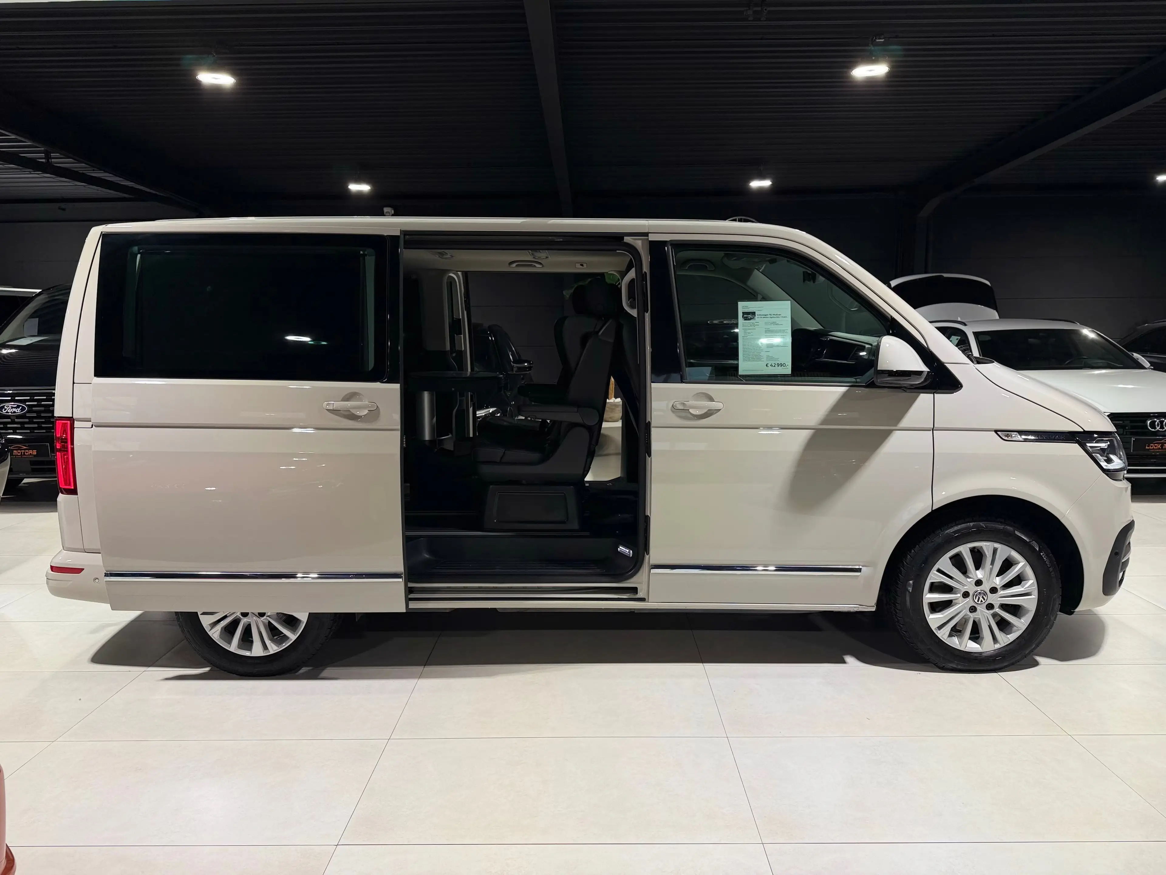 Volkswagen T6.1 Multivan 2.0 TDi 4Motion Highline DSG 7 PLACES DISTRONIC COCKPIT CAMERA LED 53 HERBIE FULL FULL OPTIONS — photo 9