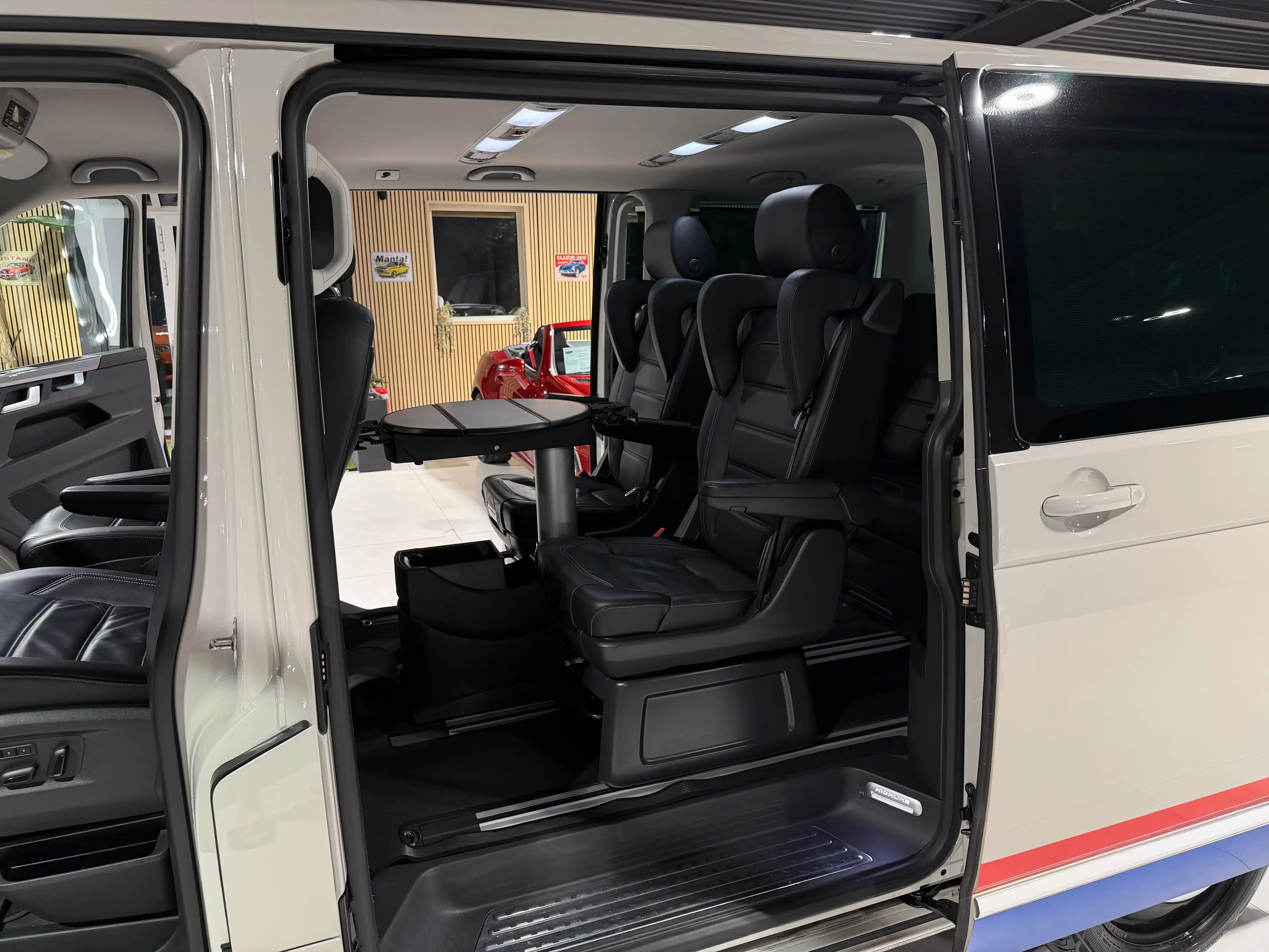 Volkswagen T6.1 Multivan 2.0 TDi 4Motion Highline DSG 7 PLACES DISTRONIC COCKPIT CAMERA LED 53 HERBIE FULL FULL OPTIONS — photo 12