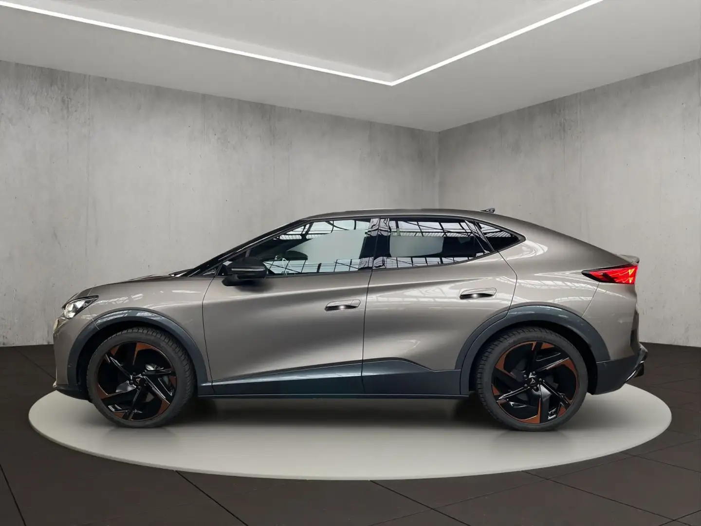 CUPRA Tavascan VZ VZ 4Drive / LED, Panoramadach, Navi, Gris - 2