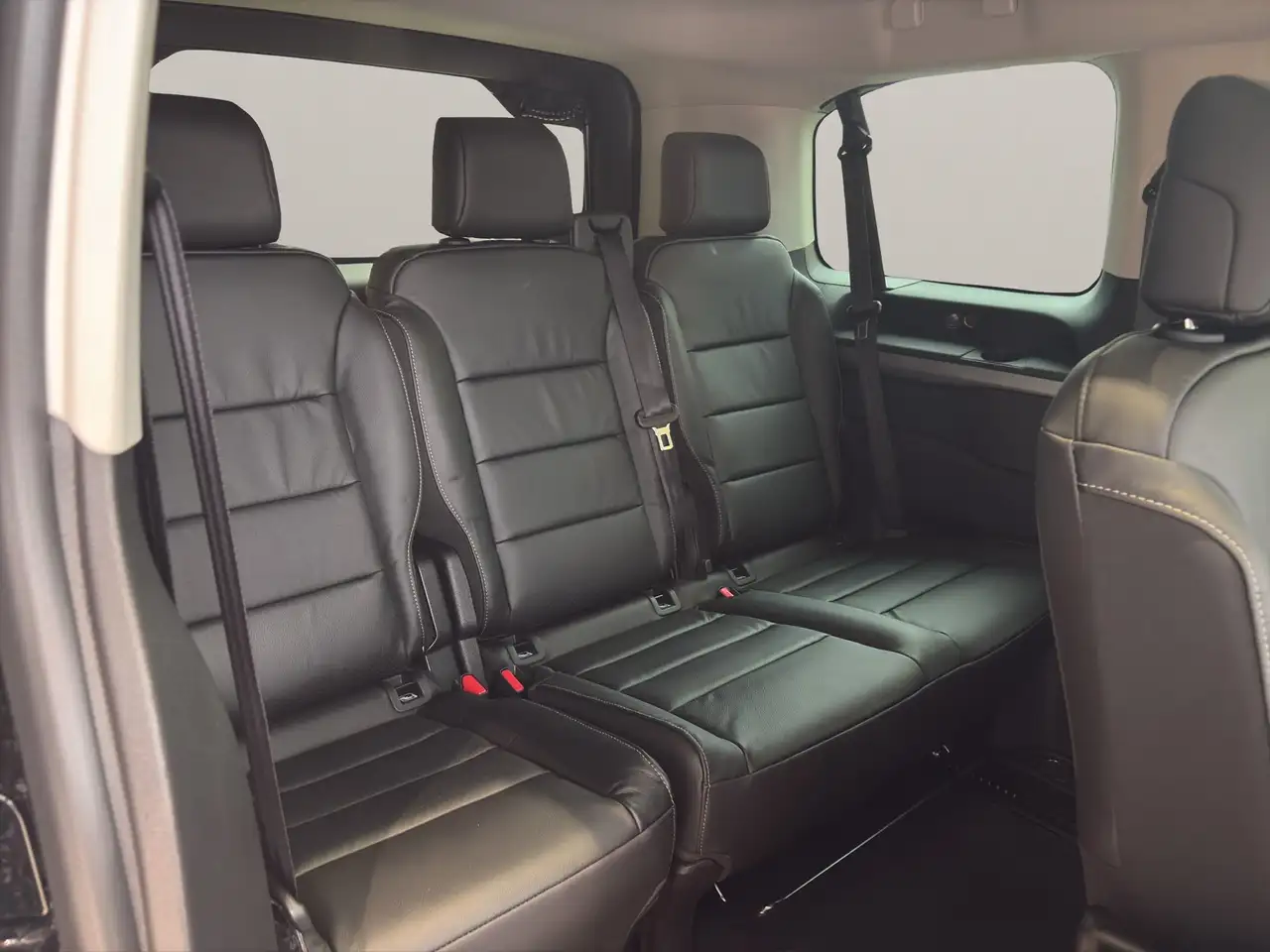 Peugeot Traveller 2.2 Diesel 180 L2 Active LED+Navi+SHZ 16