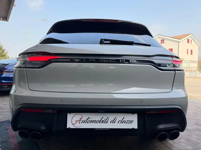Porsche Macan view 9