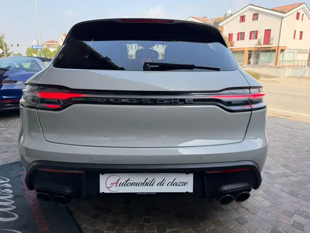Porsche Macan view 8