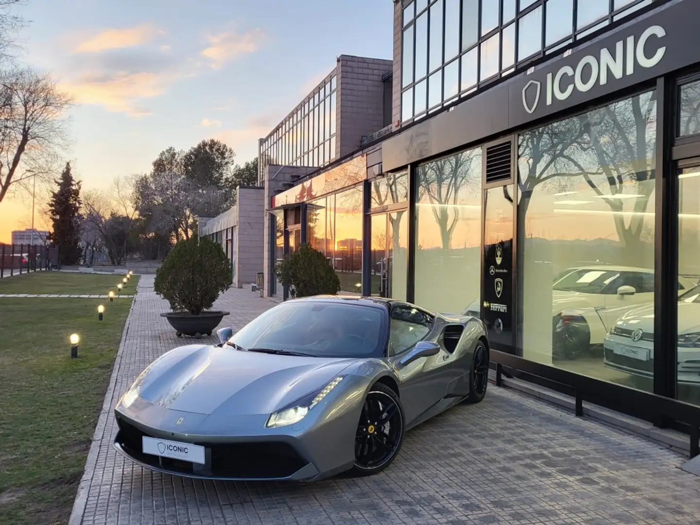 Ferrari 488 GTB Grey - 1