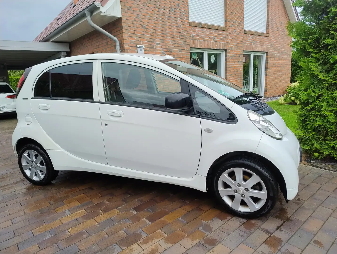 Peugeot iOn iOn Active Bílá - 1