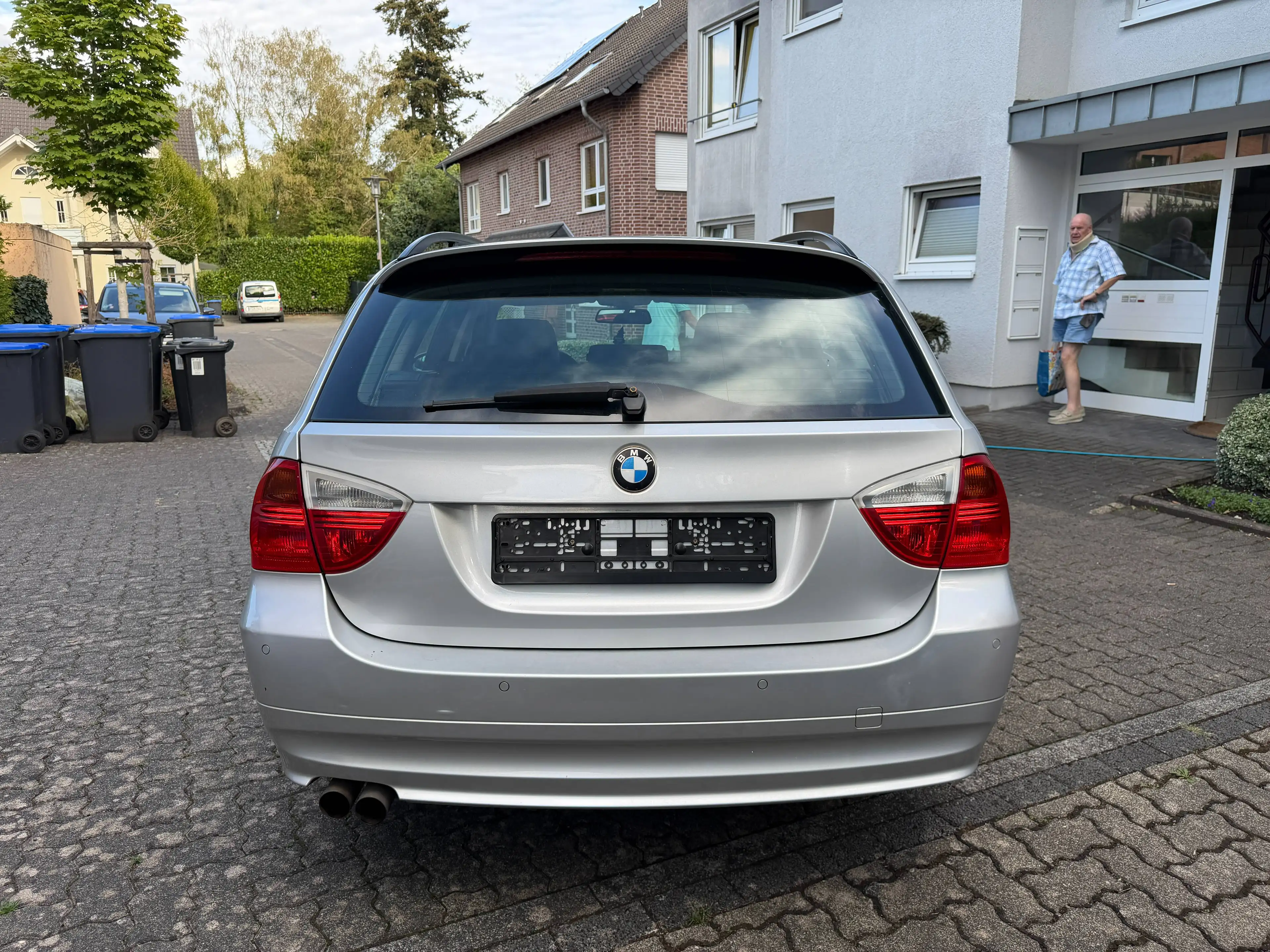 BMW 325 325 i xDrive*Panorama*Teilleder*TÜV&ServiceNEU*ReifenNEU*Xenon — photo 7