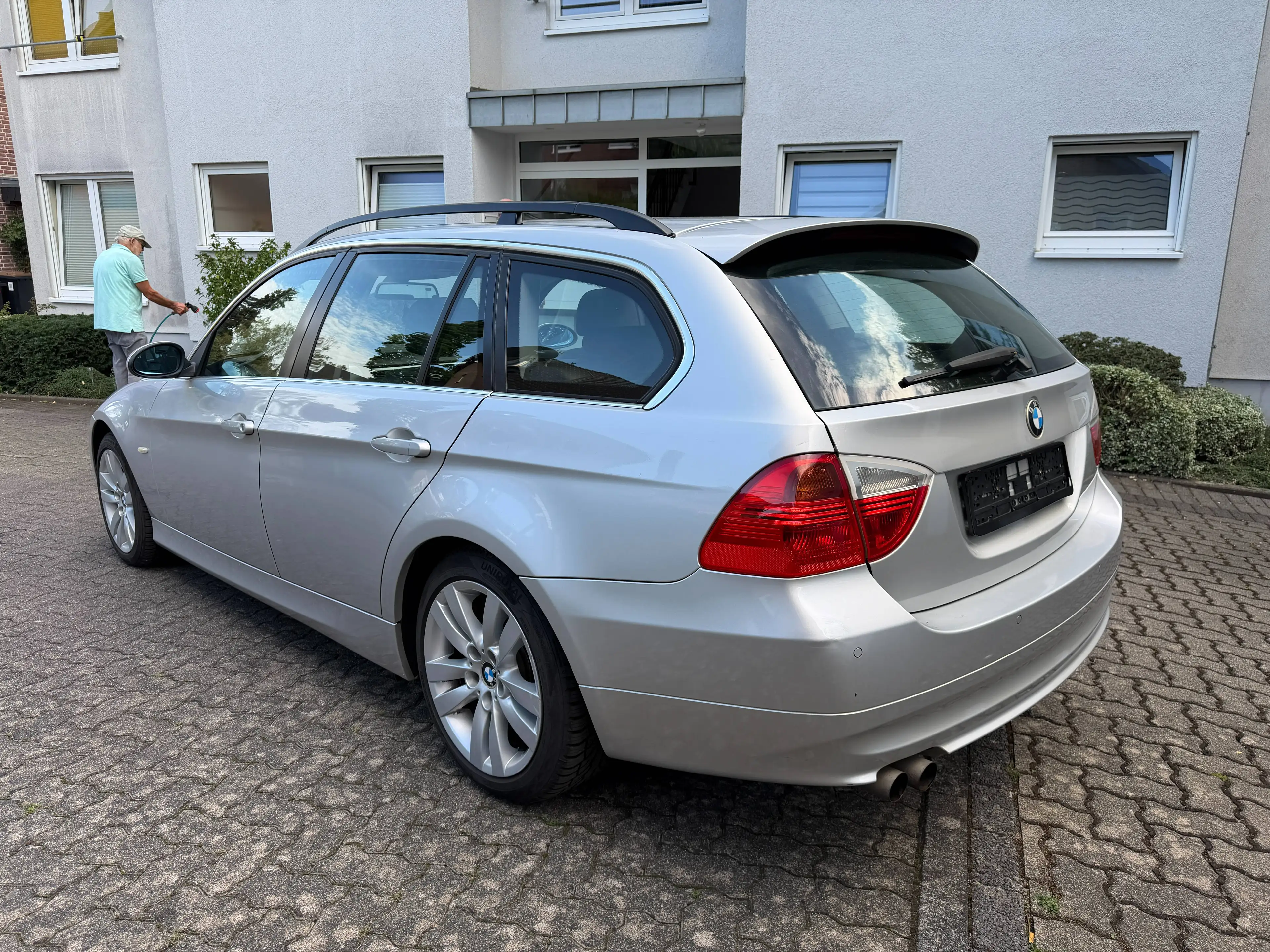 BMW 325 325 i xDrive*Panorama*Teilleder*TÜV&ServiceNEU*ReifenNEU*Xenon — photo 8