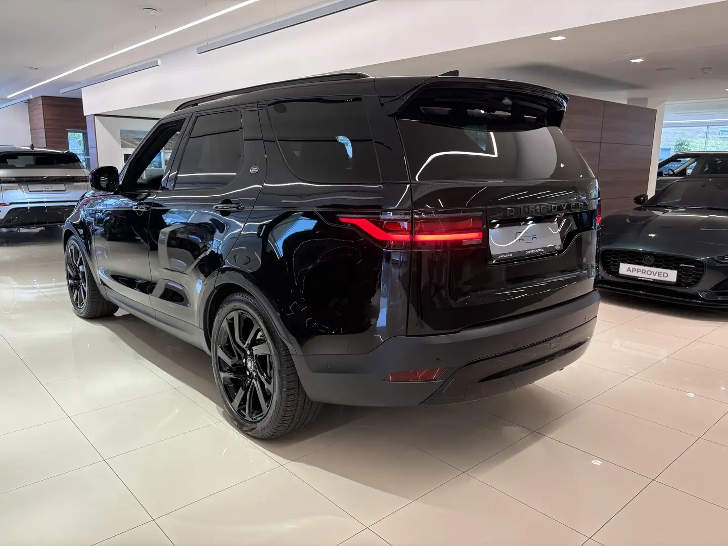 Land Rover Discovery S D250 Fekete - 2