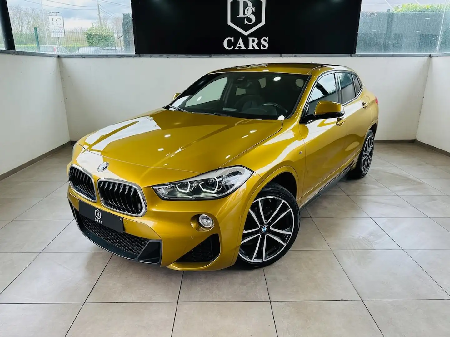 BMW X2 1.5i **GARANTIE + PACK M + LED + GPS + ALCANTARA** Zlatá - 2