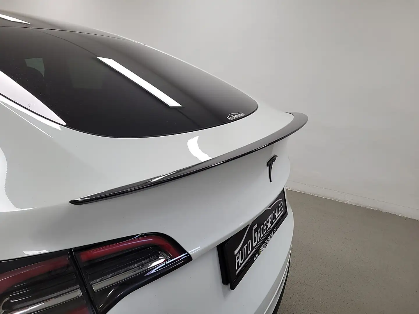 Tesla Model Y Long Range AWD 79kWh,leasingfähig,AHK, Allrad Weiß - 2