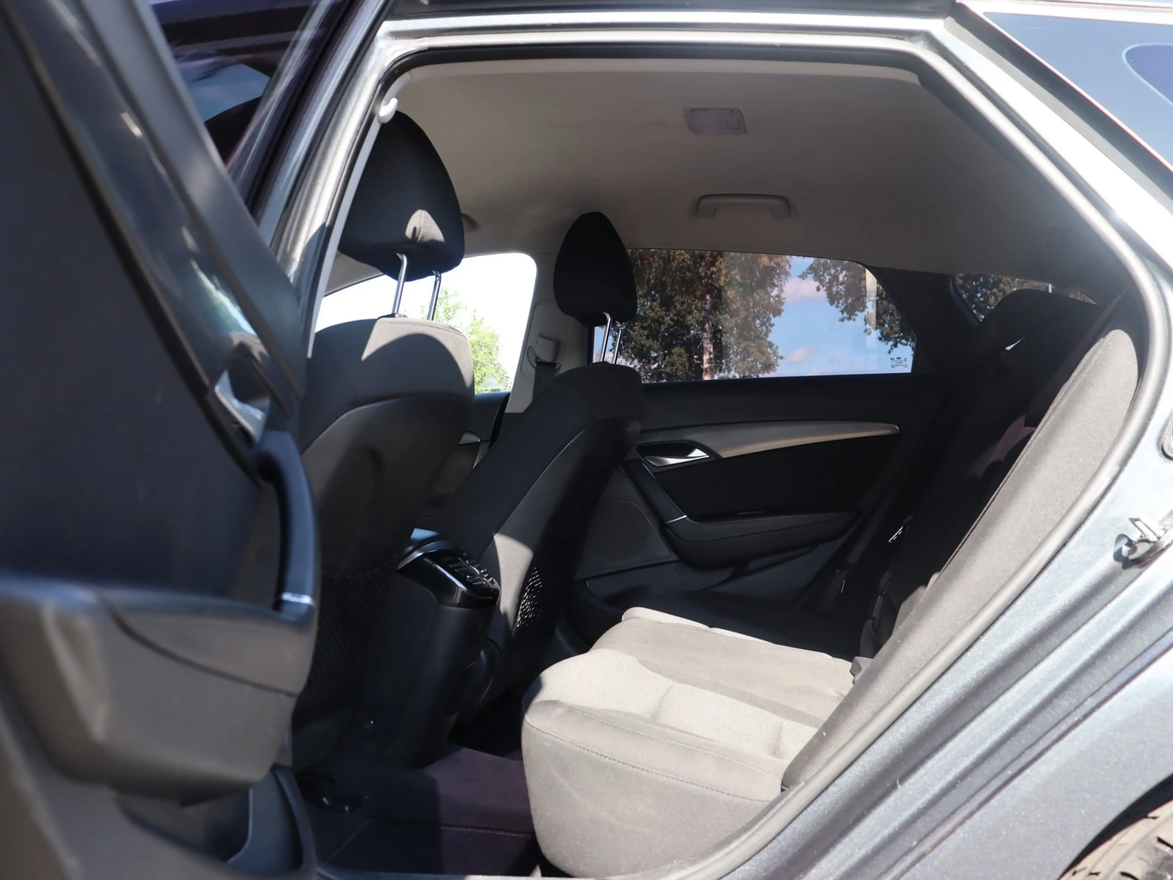 Hyundai i40 Wagon 1.6 GDI Blue i-Drive navi LM xenon airco — photo 10