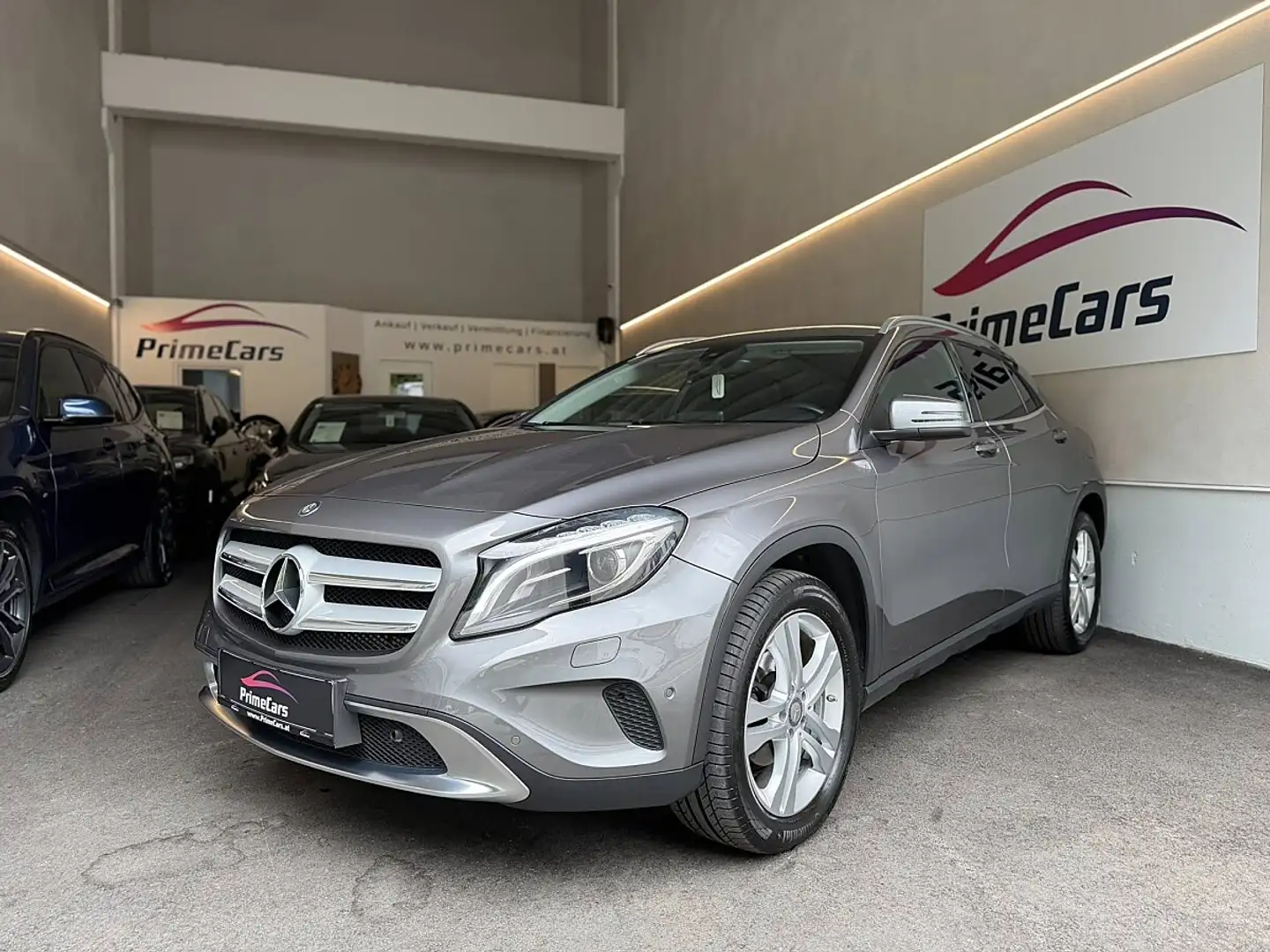 Mercedes-Benz GLA 200 d 4MATIC Aut./URBAN-LINE/NAVI/BI-XENON/ALLRAD/ Grau - 1