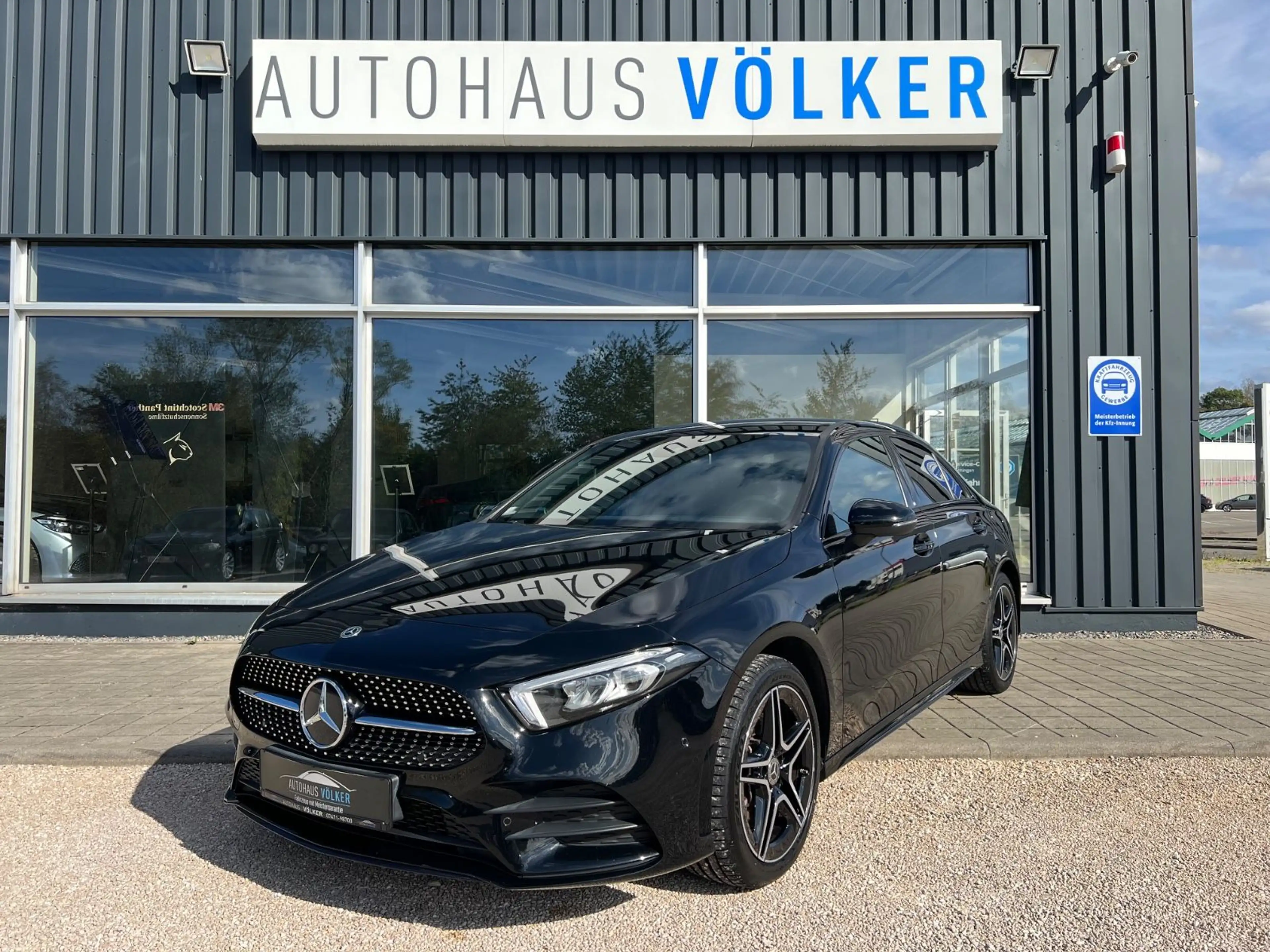Mercedes-Benz A 250 AMG A 250 e Limousine+Night-Paket+