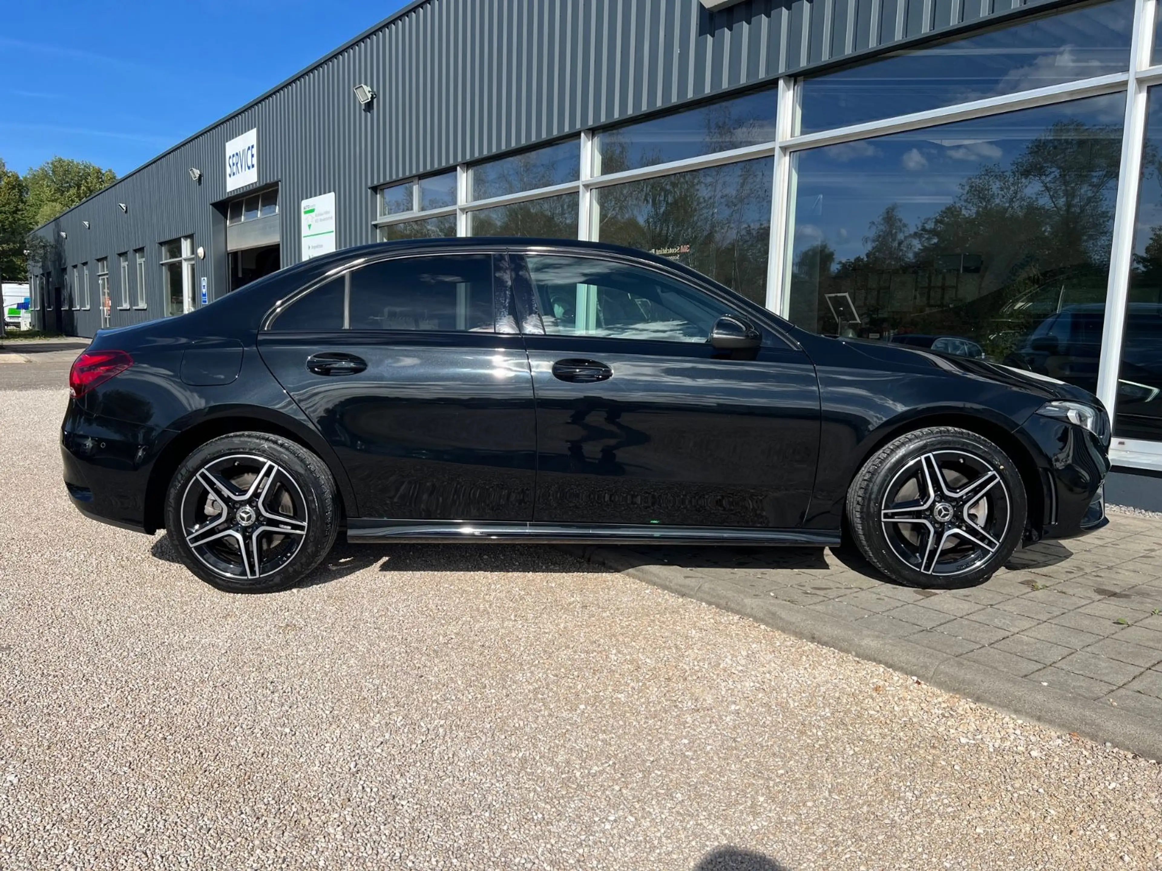 Mercedes-Benz A 250 AMG A 250 e Limousine+Night-Paket+ — photo 9