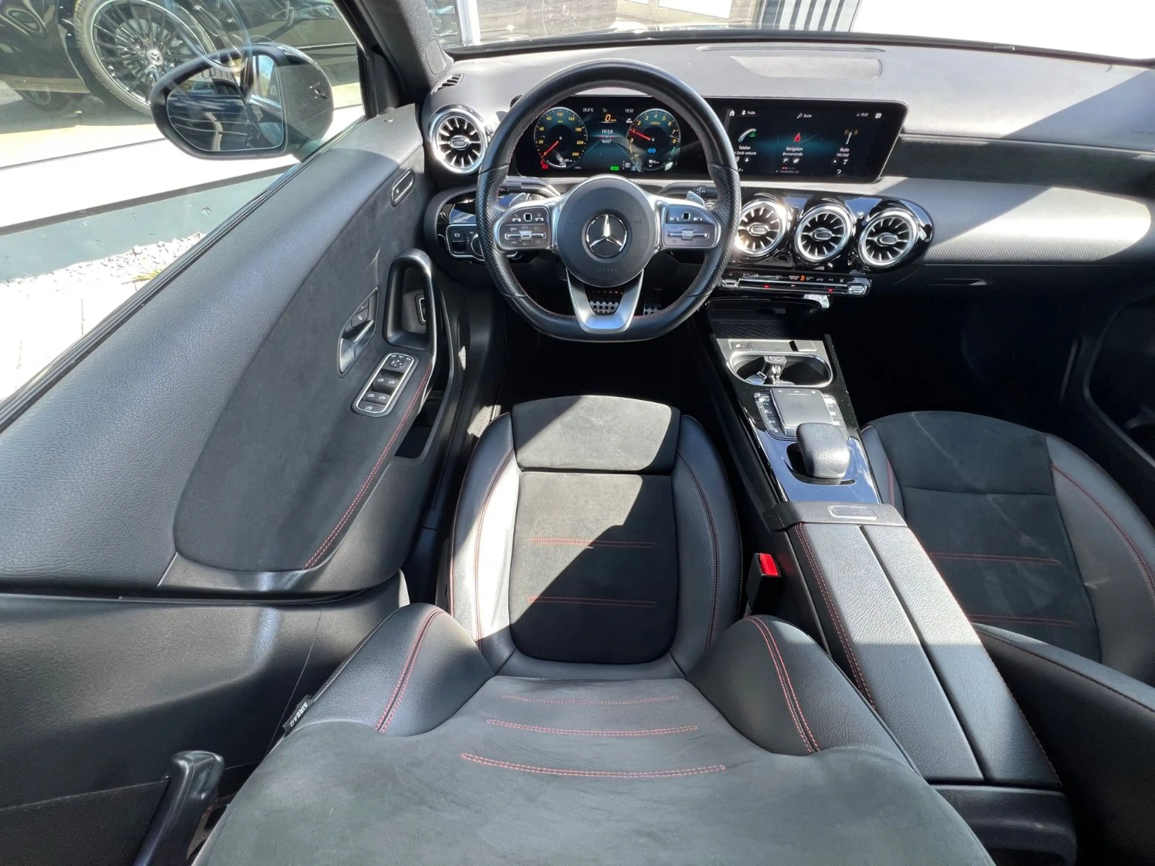 Mercedes-Benz A 250 AMG A 250 e Limousine+Night-Paket+ — photo 15