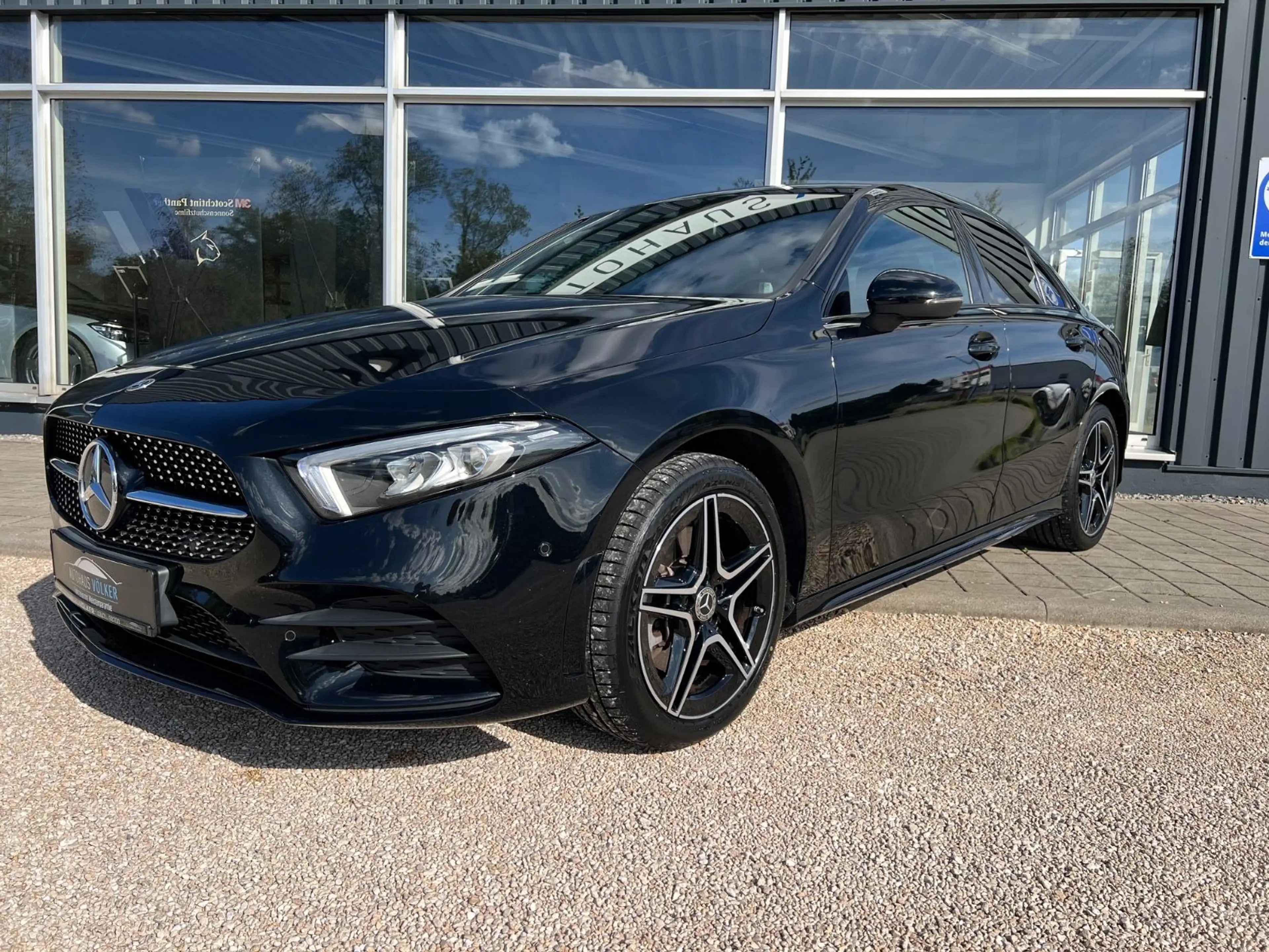 Mercedes-Benz A 250 AMG A 250 e Limousine+Night-Paket+ — photo 2