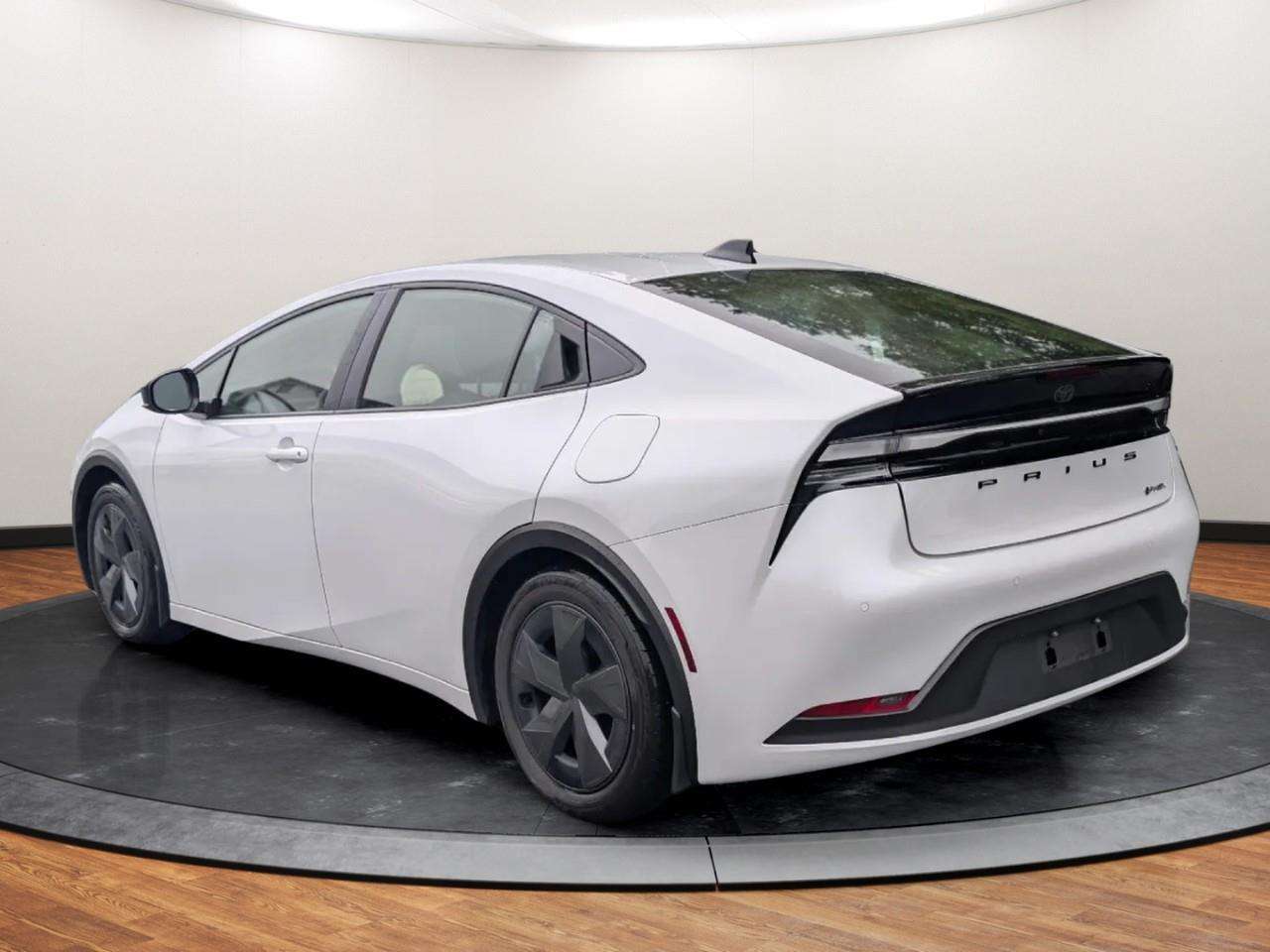 2026 Toyota Prius SE PLUG IN HYBRID! SAVE ON GAS! — photo 1