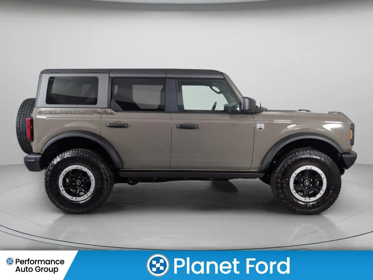 Ford Bronco снимка Ford Bronco