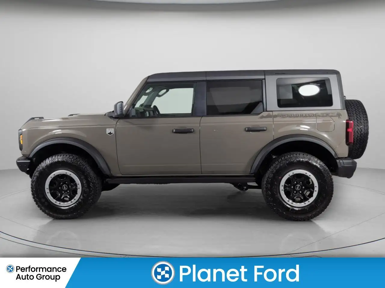 Ford Bronco снимка Ford Bronco