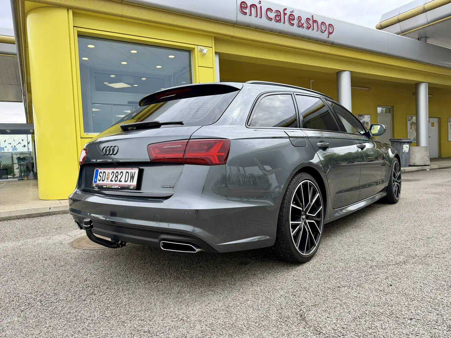 Audi A6 A6 Avant 2,0 TDI Quattro S-Line All Black AHK RFK Grau - 2