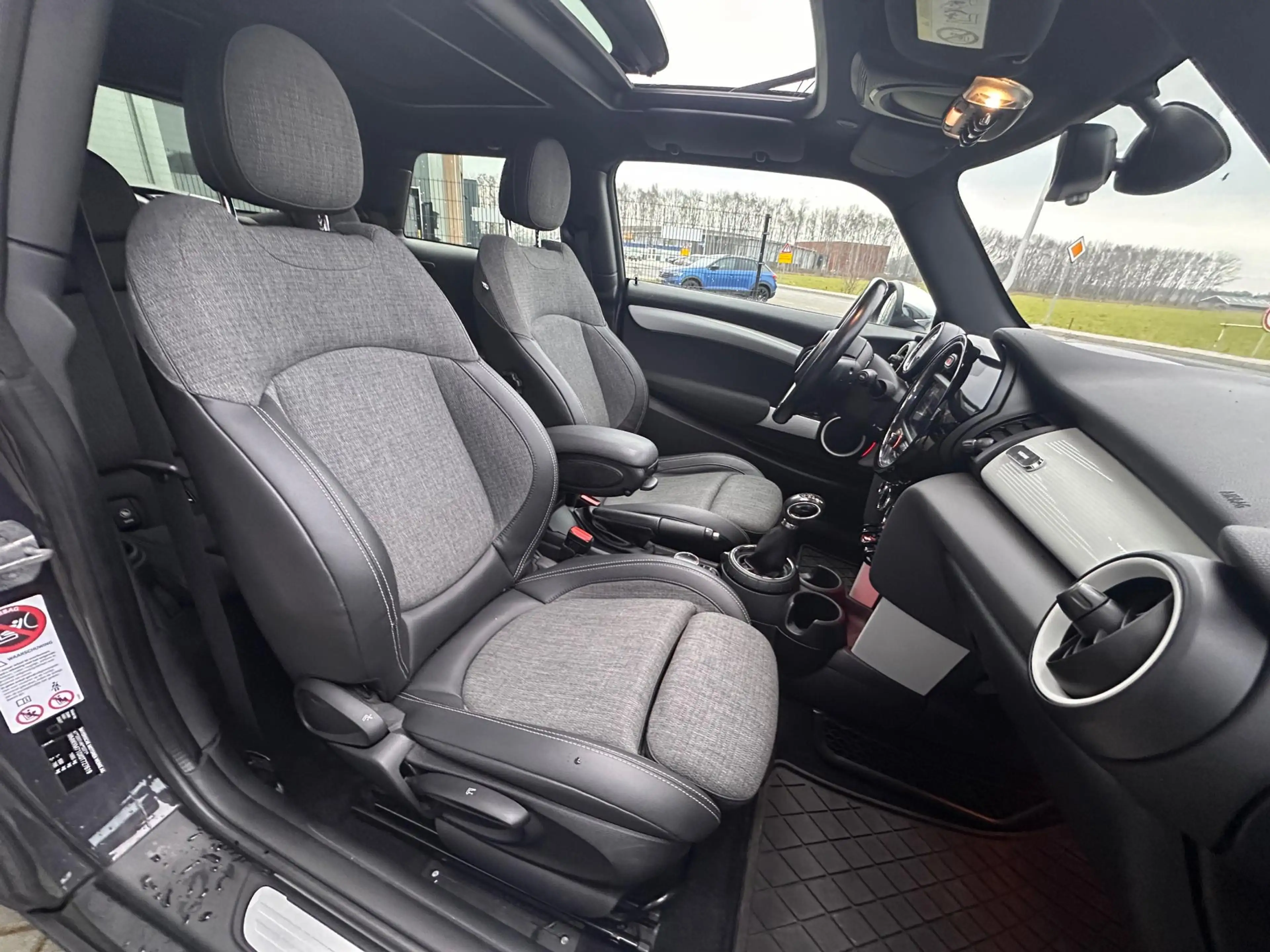 MINI Cooper S 2.0 Automaat Pano Stoelverwarming Navi — photo 9