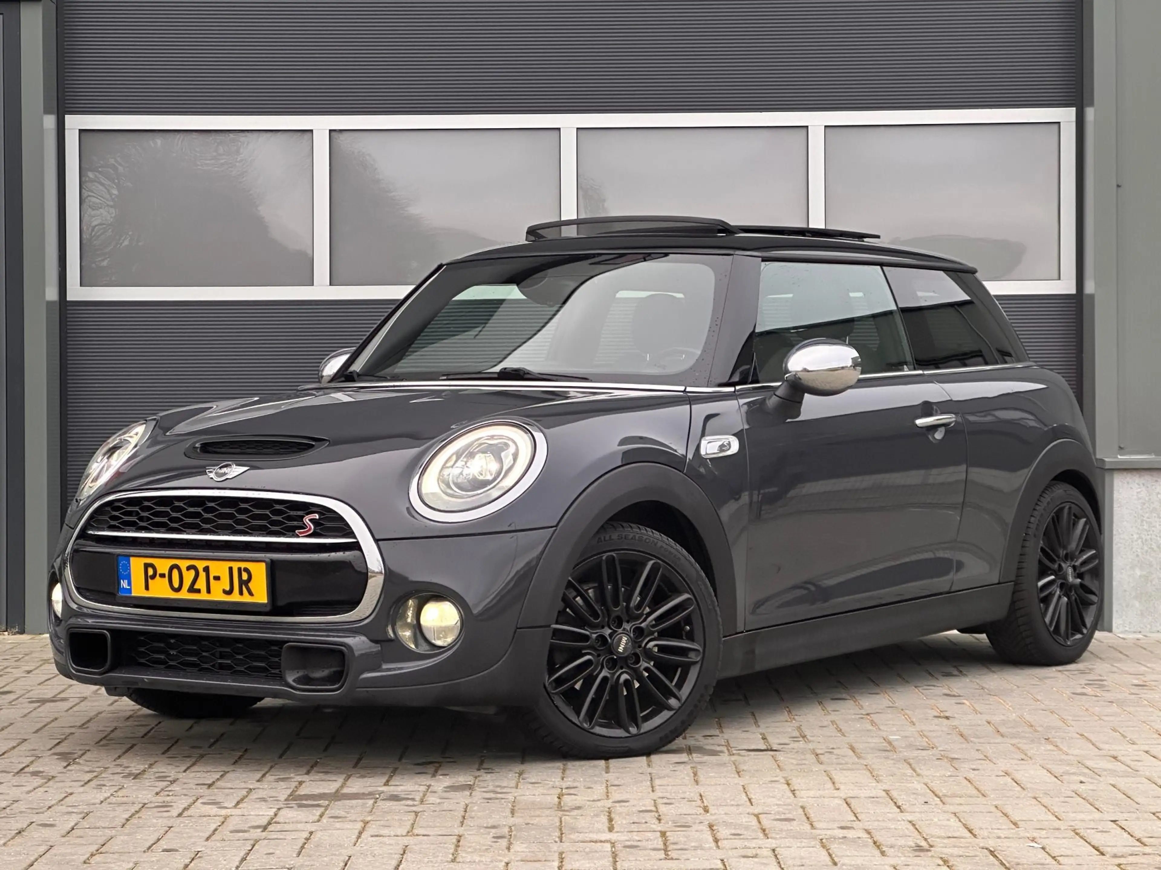MINI Cooper S 2.0 Automaat Pano Stoelverwarming Navi