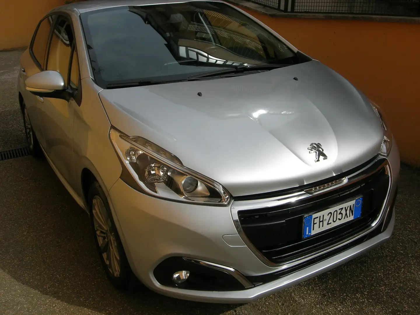 Peugeot 208 208 5p 1.2 puretech Allure 82cv Grigio - 2