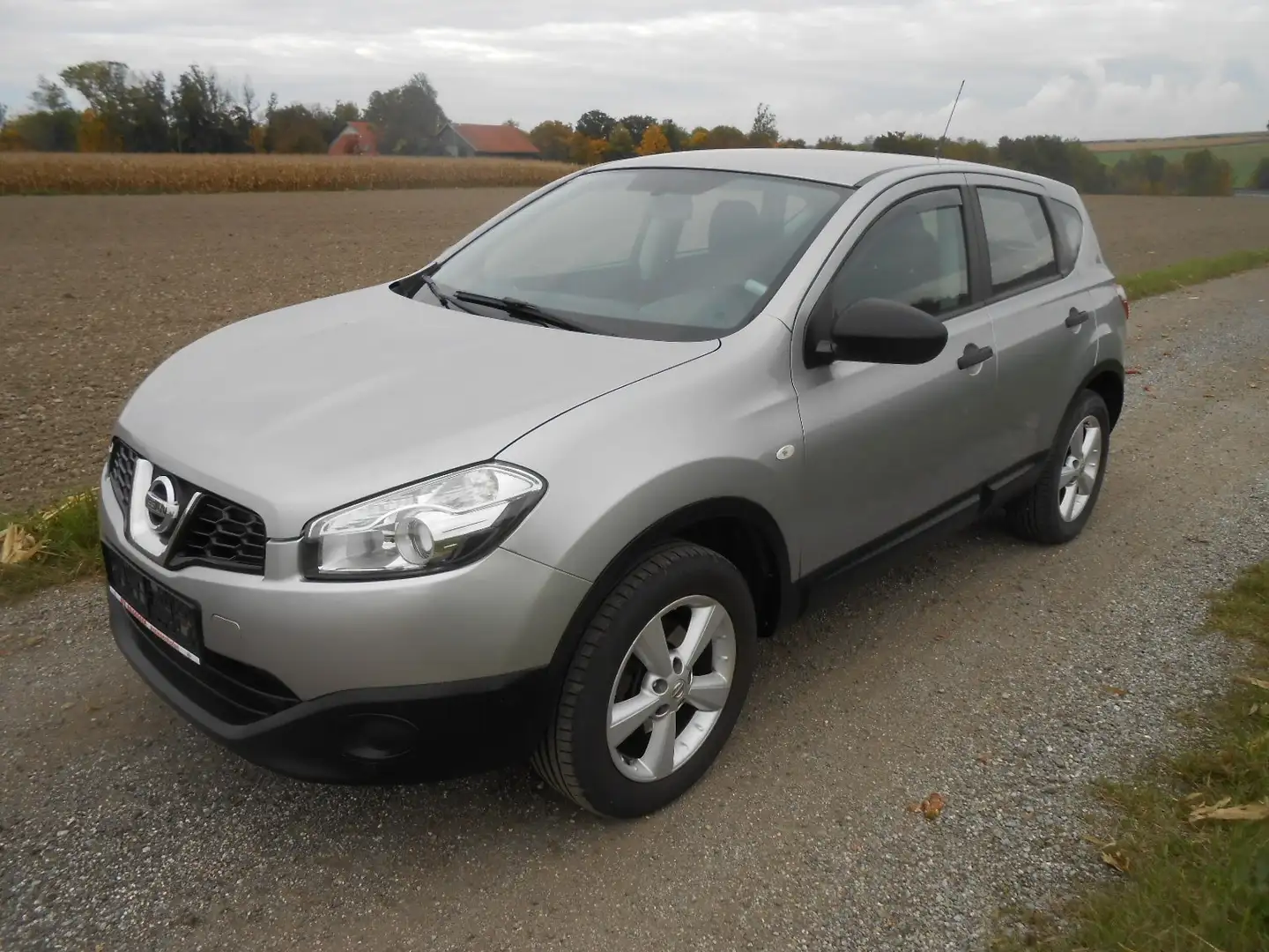 Nissan Qashqai Qashqai 1,5 dCi Visia 2WD DPF Visia Silber - 1