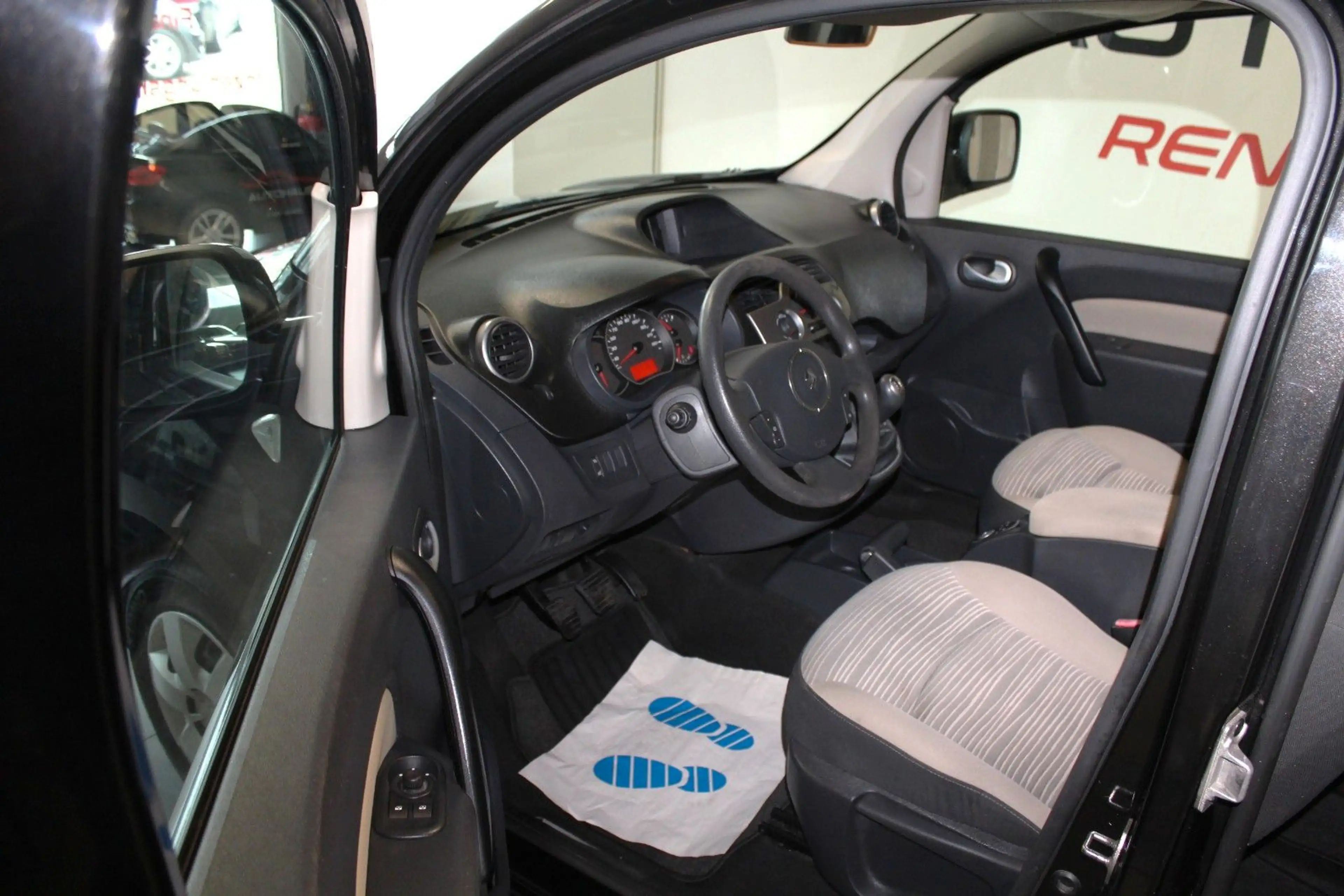 Renault Kangoo TomTom Edition — photo 7