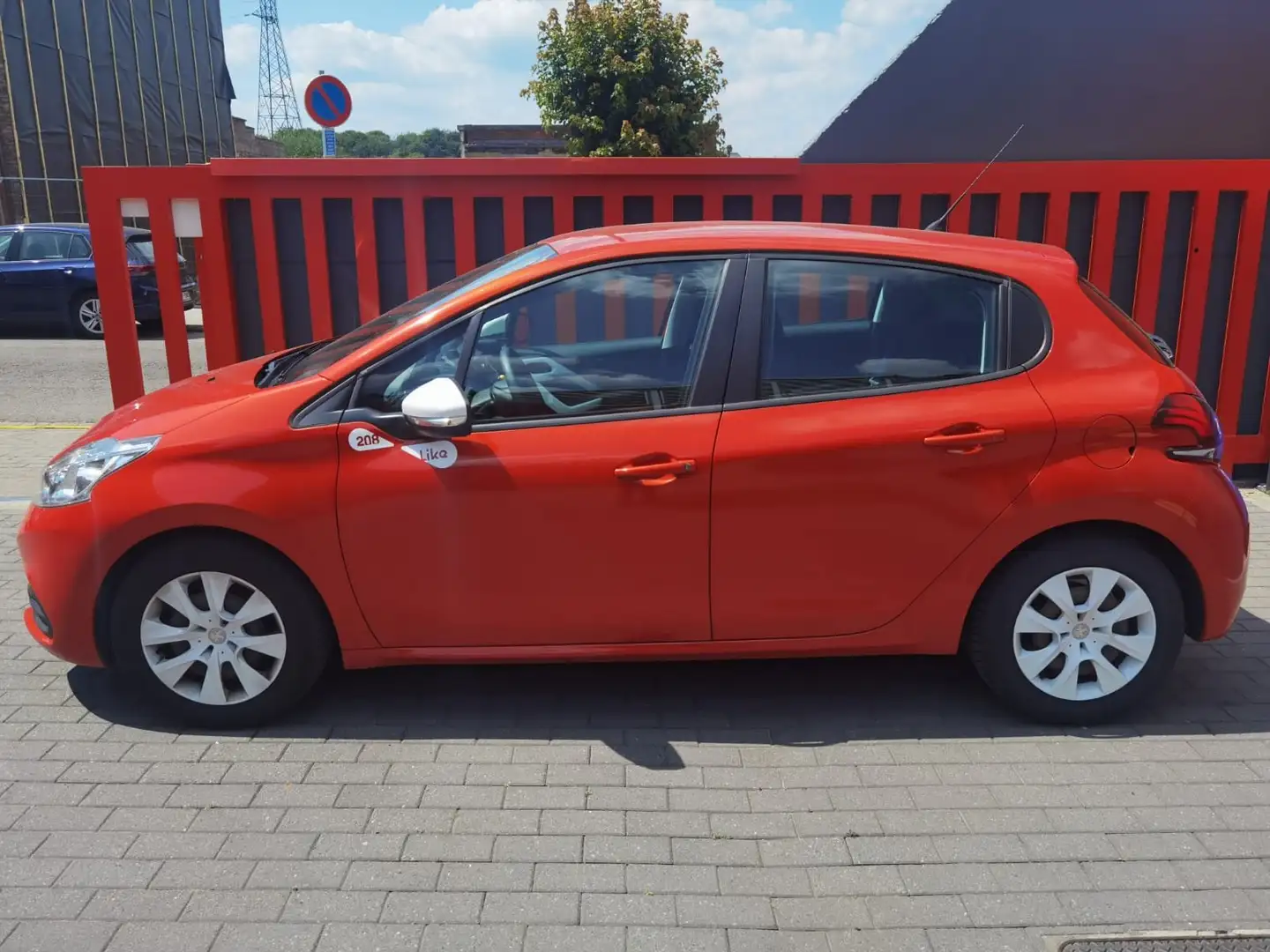 Peugeot 208 5 PORTES...75800KM...SERIE SPECIALE...HISTORIQUE.. Orange - 2