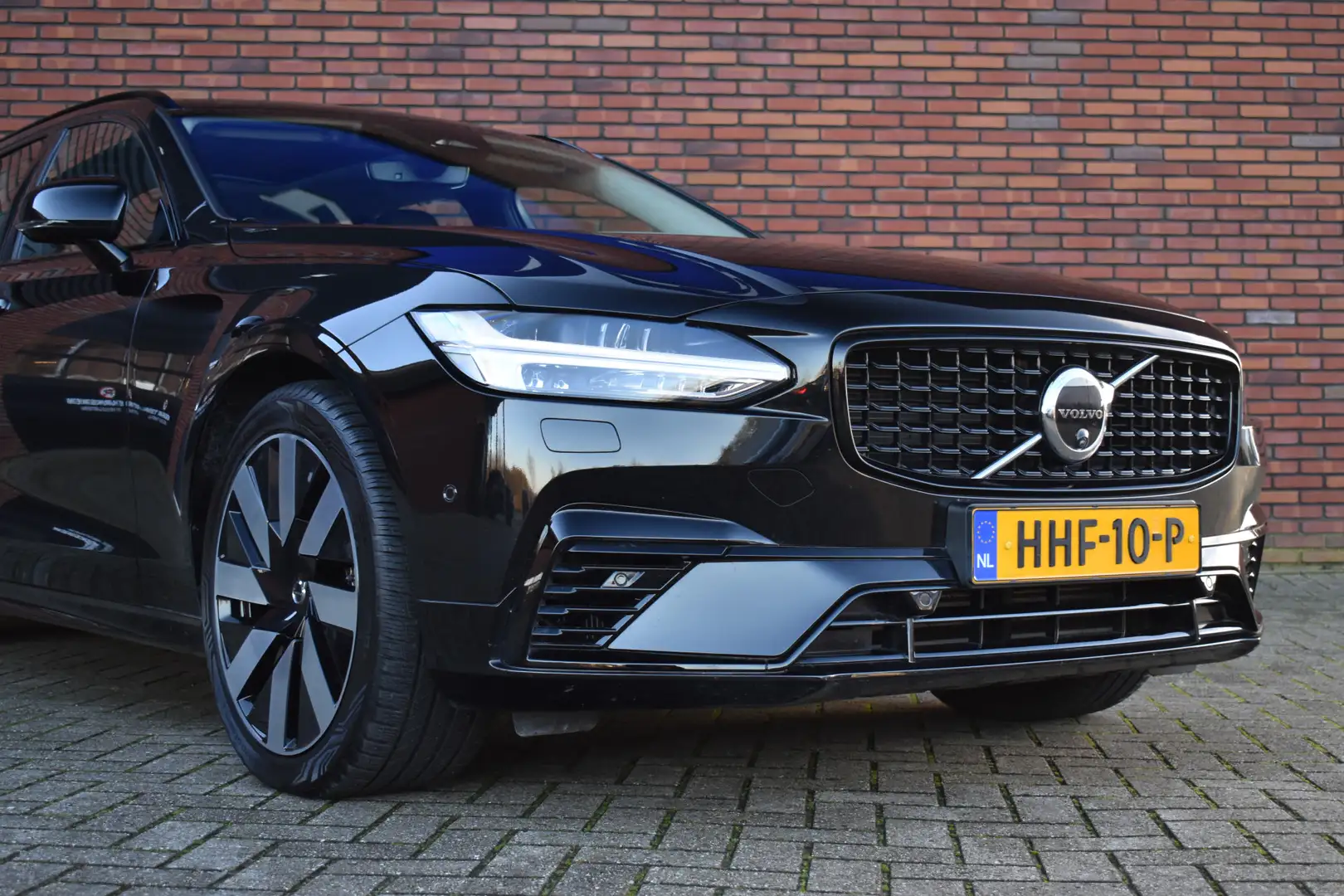 Volvo V90 T8 455PK Plug-in hybrid AWD Ultra Dark | 360 Camer Noir - 2