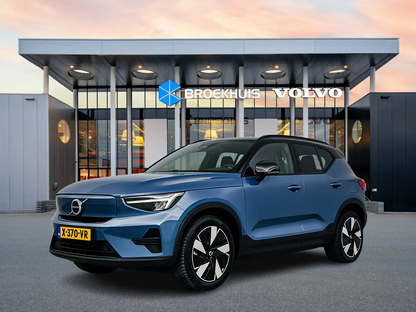 Volvo XC40 Single Motor Extended Range Core 82 kWh | Leder/Nu Blauw - 1