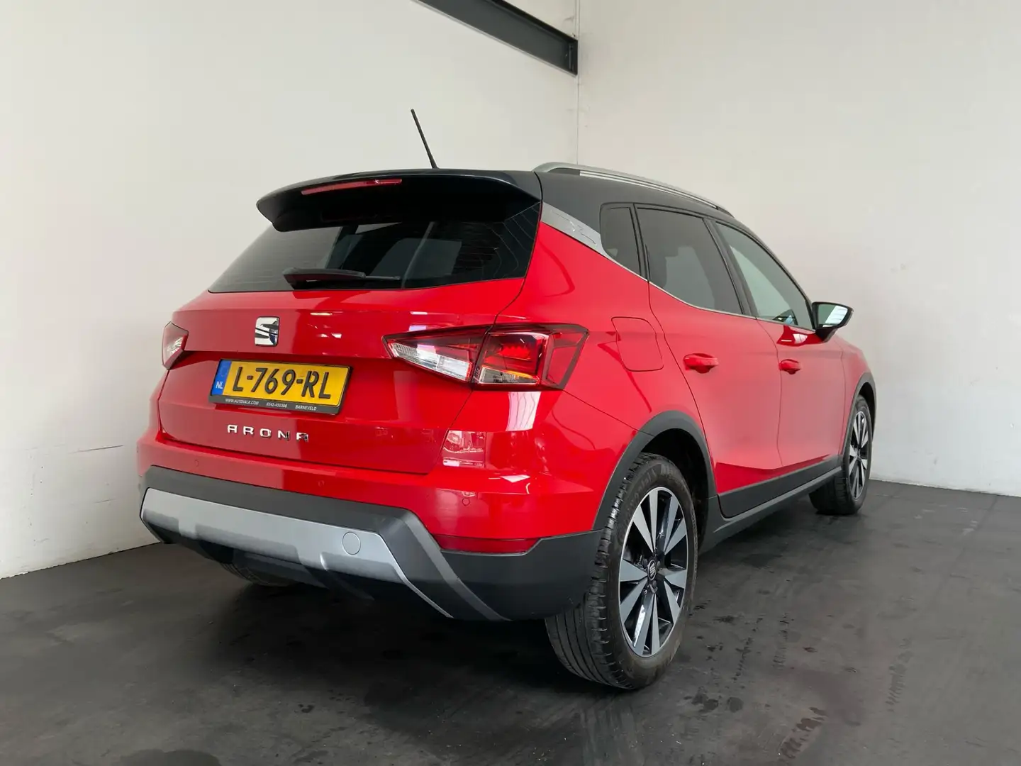 SEAT Arona 1.0 TSI Style Limited Edition Piros - 2