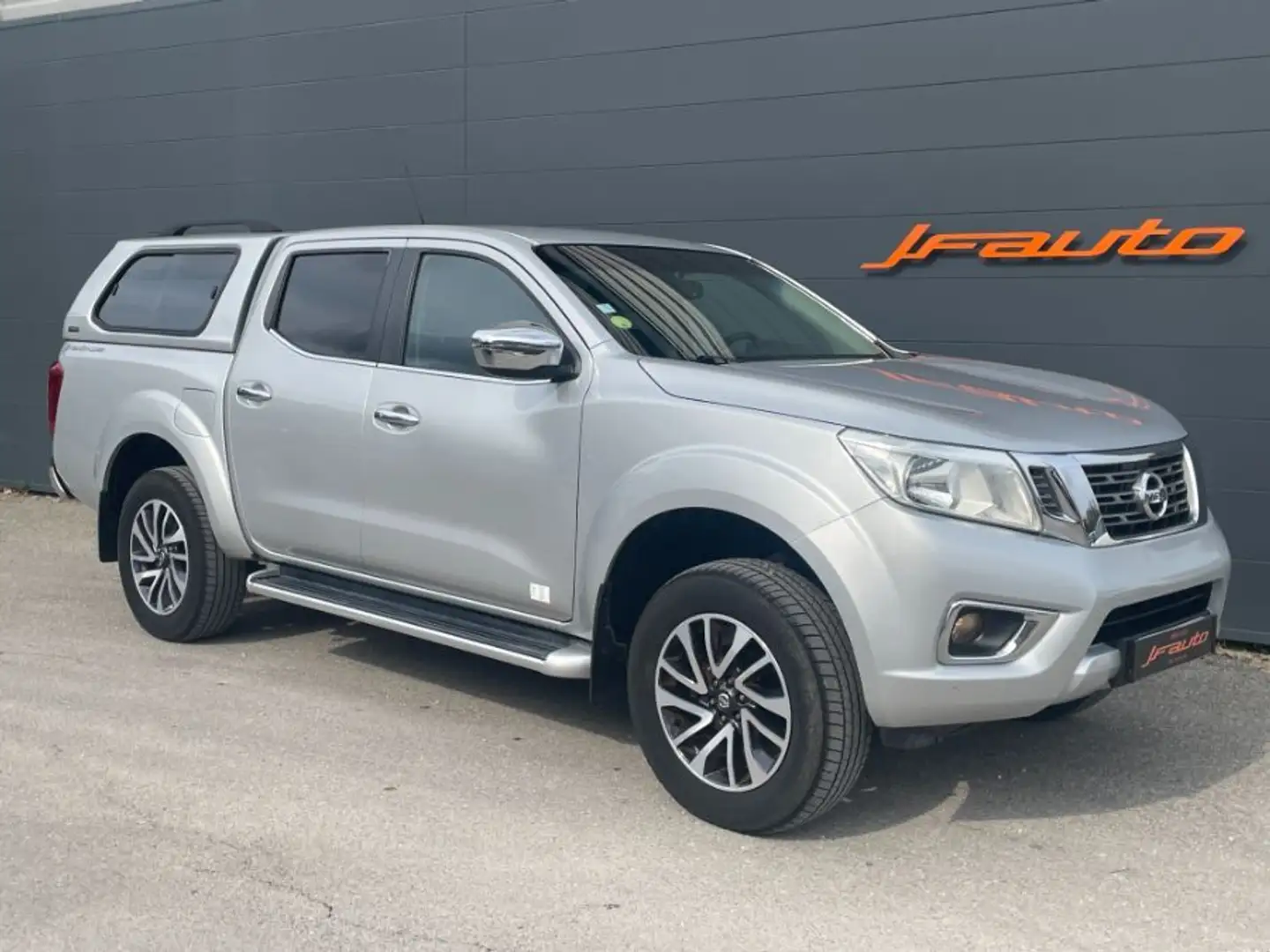 Nissan Navara 2.3 DCI TEKNA 4X4 DOUBLE-CABINE Grau - 1