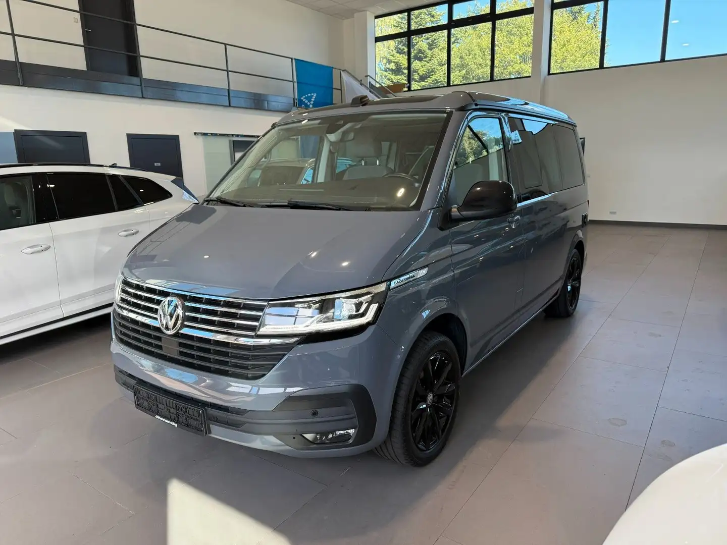 Volkswagen T6 California T6.1 California 2.0 TDI DSG Edition/AID/LED/AHK Gris - 1