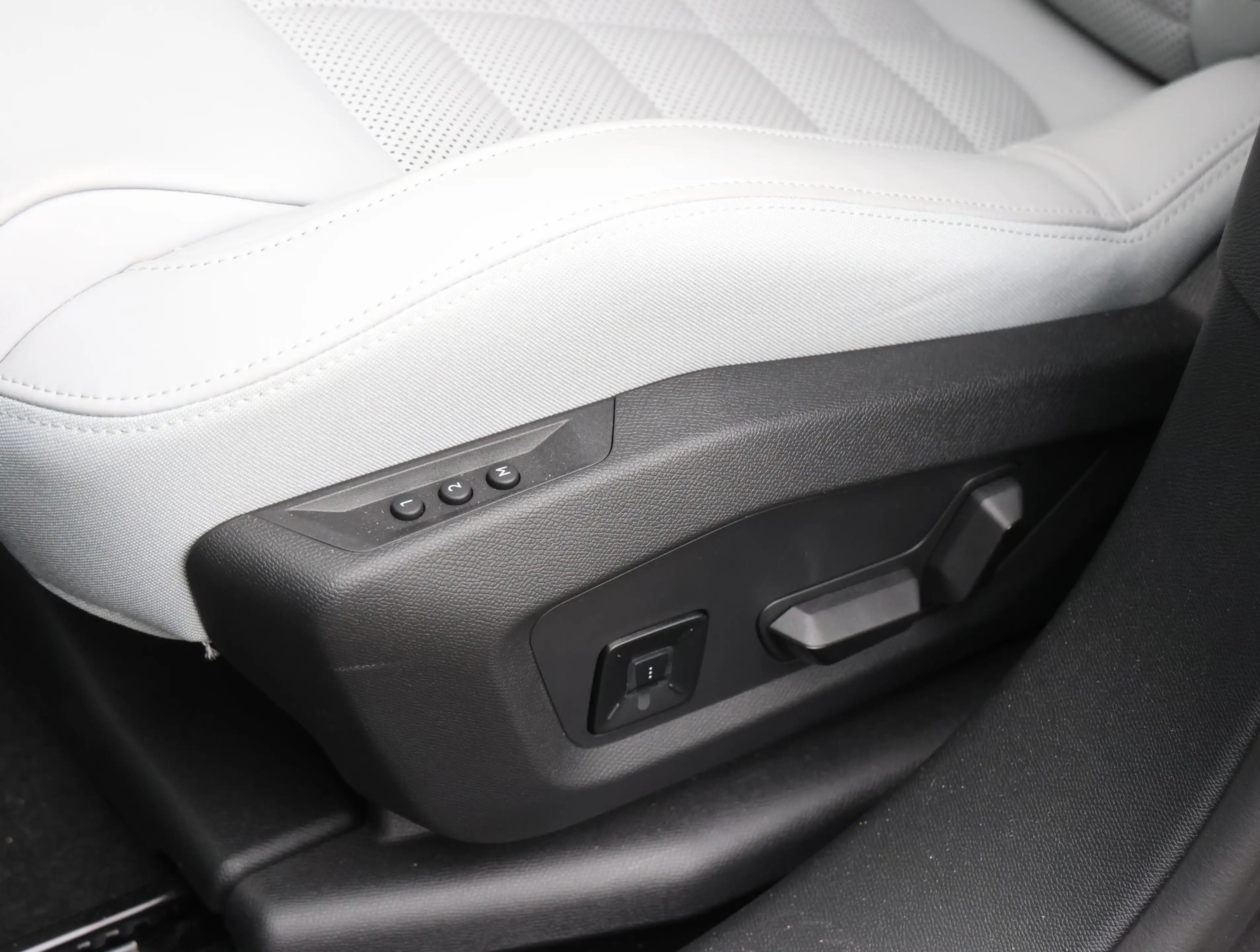 Citroen C5 Aircross Max Comfort Range 74 kWh | Accutest 98% | Panorami — photo 12